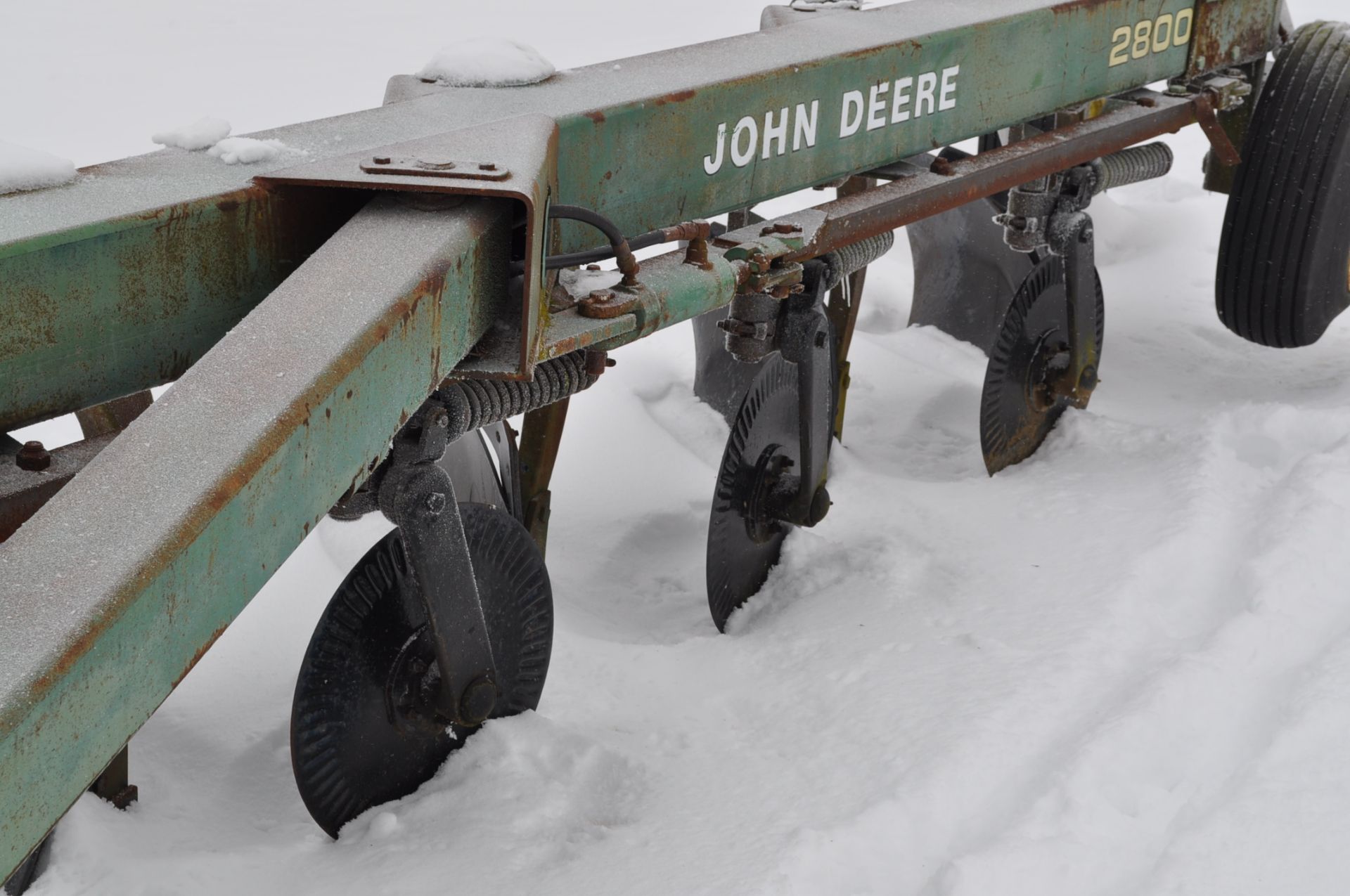 John Deere 2800 5-btm plow, variable width - Image 7 of 9