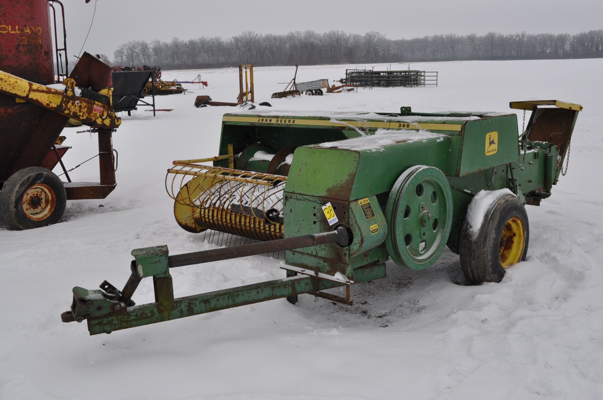 John Deere 346 hay baler, twine tie