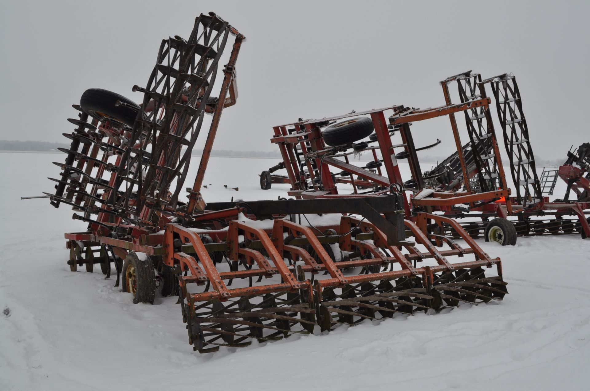 24’ Kongskilde Triple K field cultivator, Danish tine, rear hitch, double basket, walking tandems - Image 2 of 13