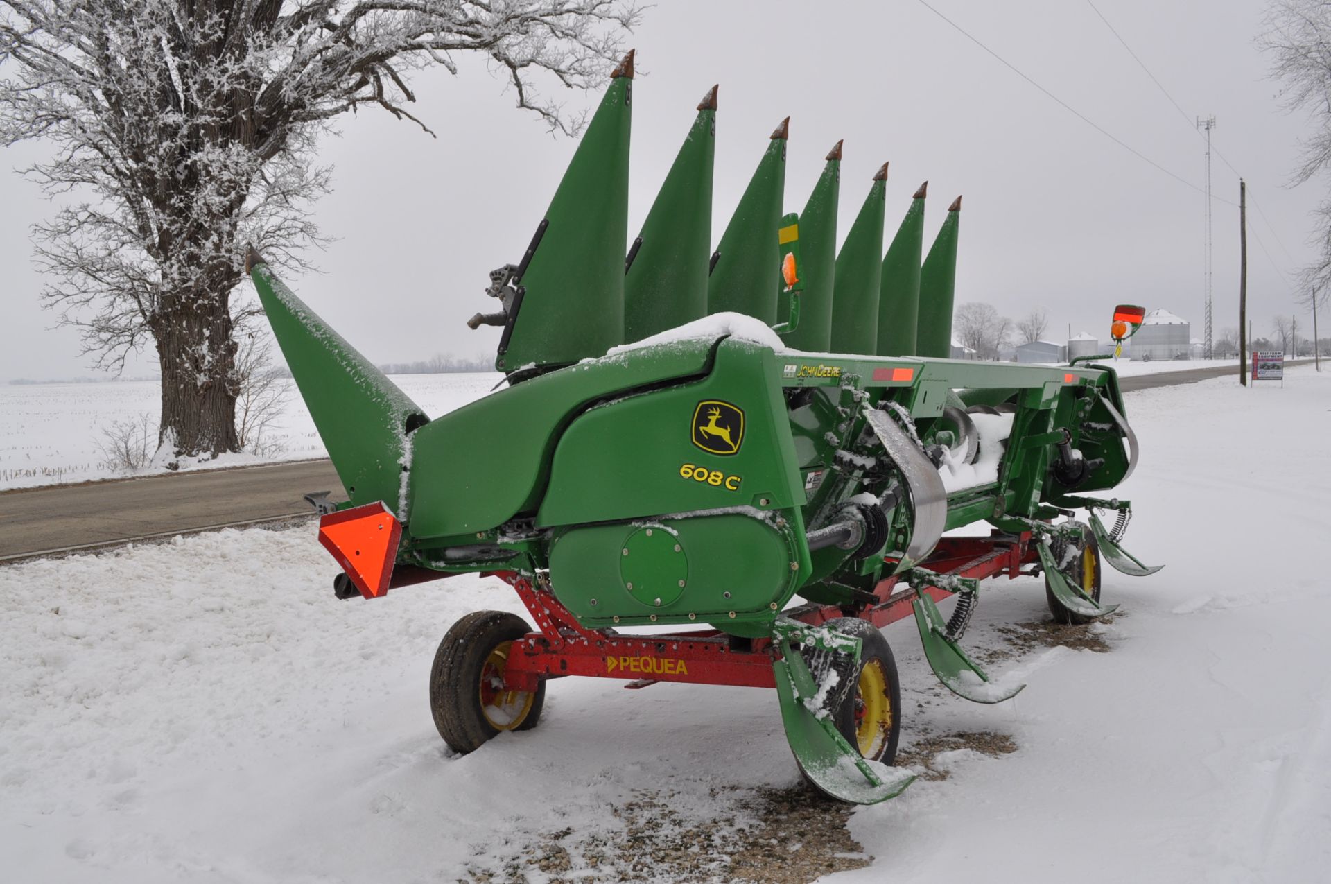 John Deere 608 C 8-row corn head, hyd deck plates, stubble lights, stalk stompers, SN 732142 - Image 2 of 7