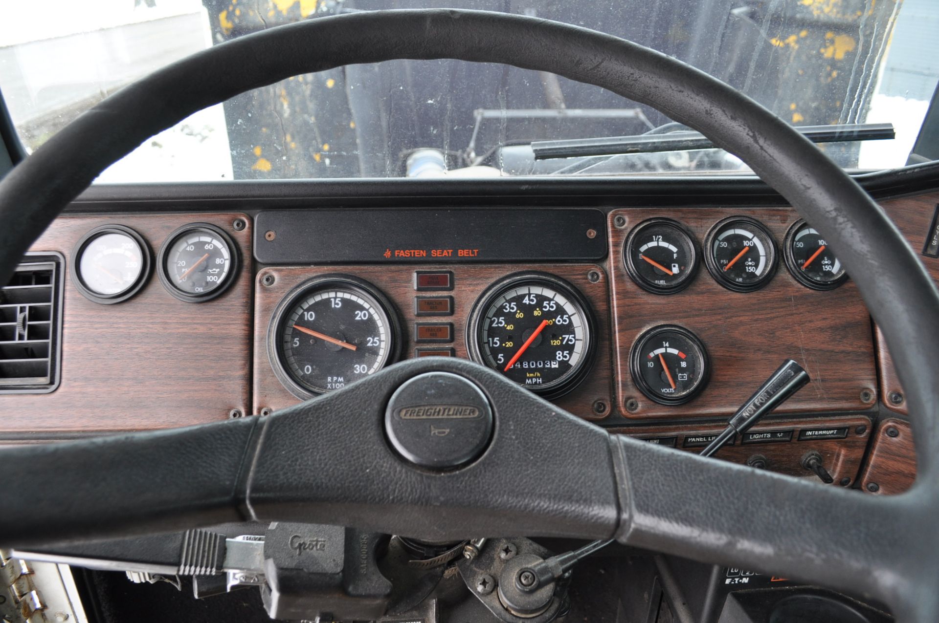 1999 Freightliner semi, single axle, 9-speed, 60 series Detroit engine, 1,048,003 miles - Image 17 of 22