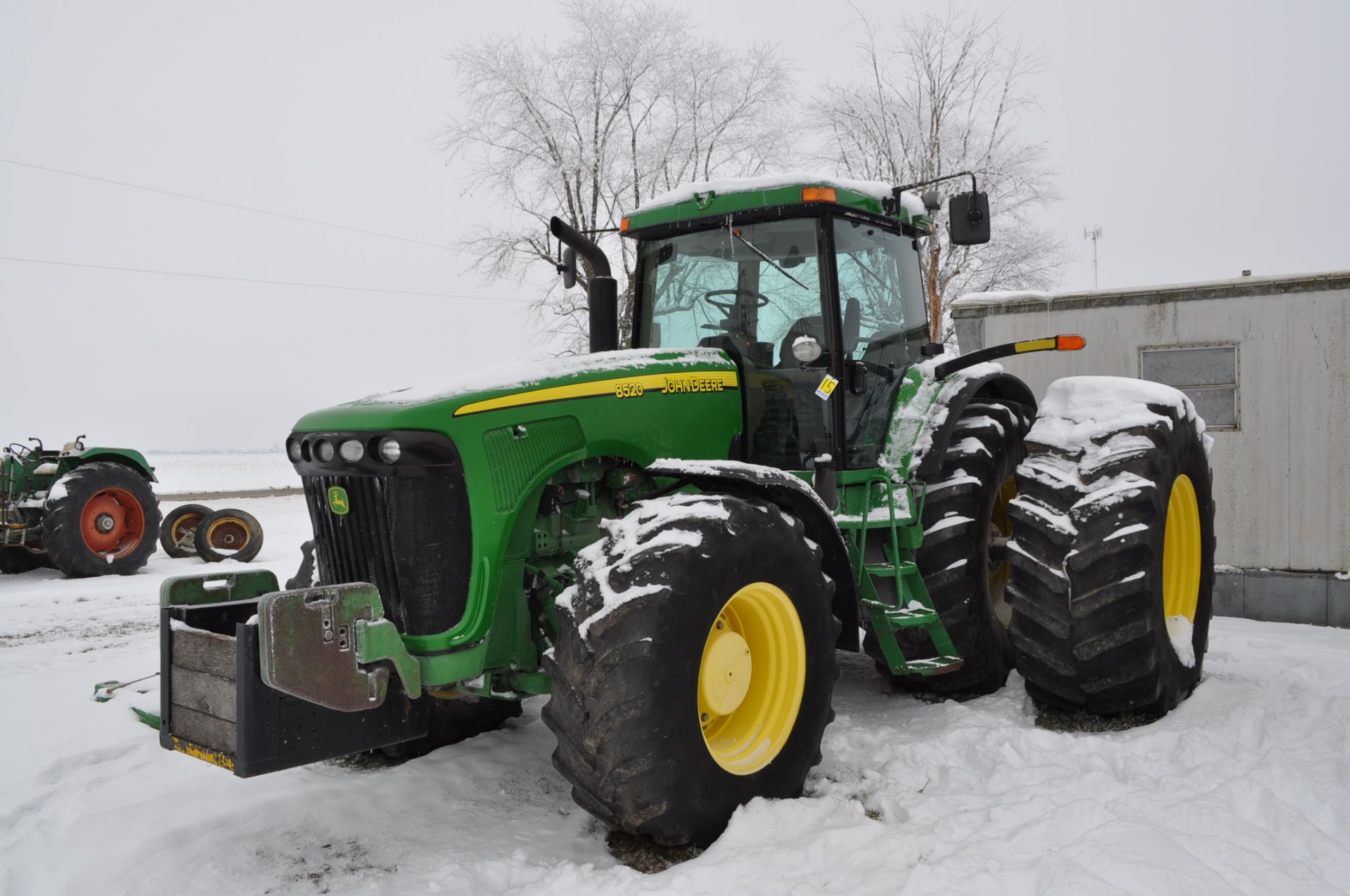 John Deere 8520 tractor, MFWD, ILS, 800/70 R 38 tires & duals, 600/70 R 30 front, PS, 3 pt, 1000