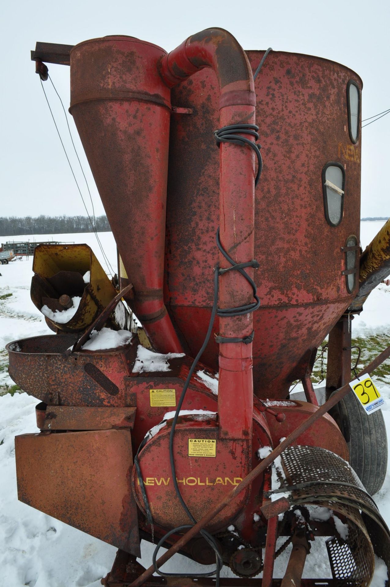 New Holland 353 grinder mixer, ear corn chute, ext. auger - Image 10 of 14