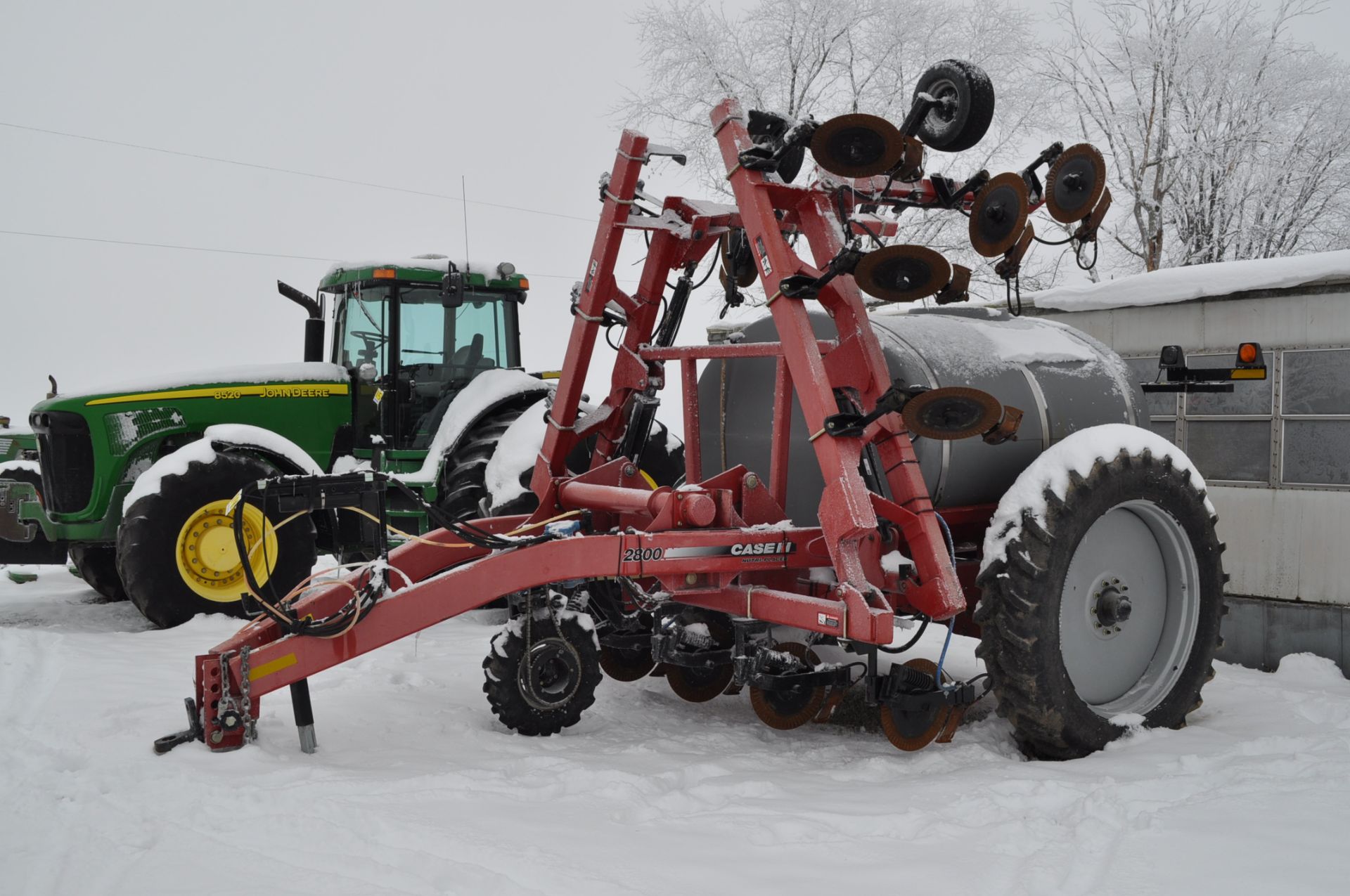 Case IH 2800 Nutri-Placer 28% applicator, 15-knife, 1400 gal tank, John Blue double piston pump,