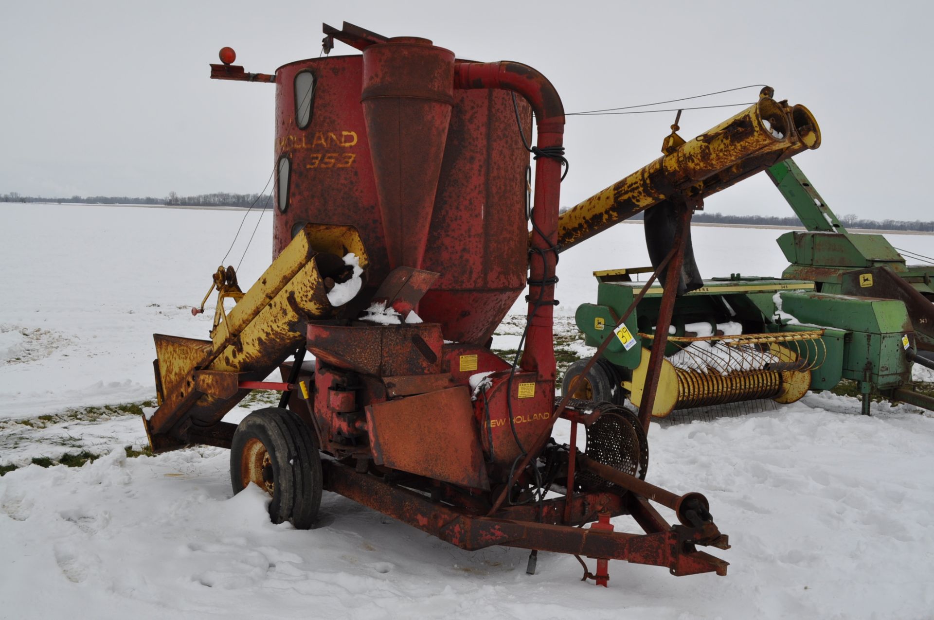 New Holland 353 grinder mixer, ear corn chute, ext. auger - Image 5 of 14