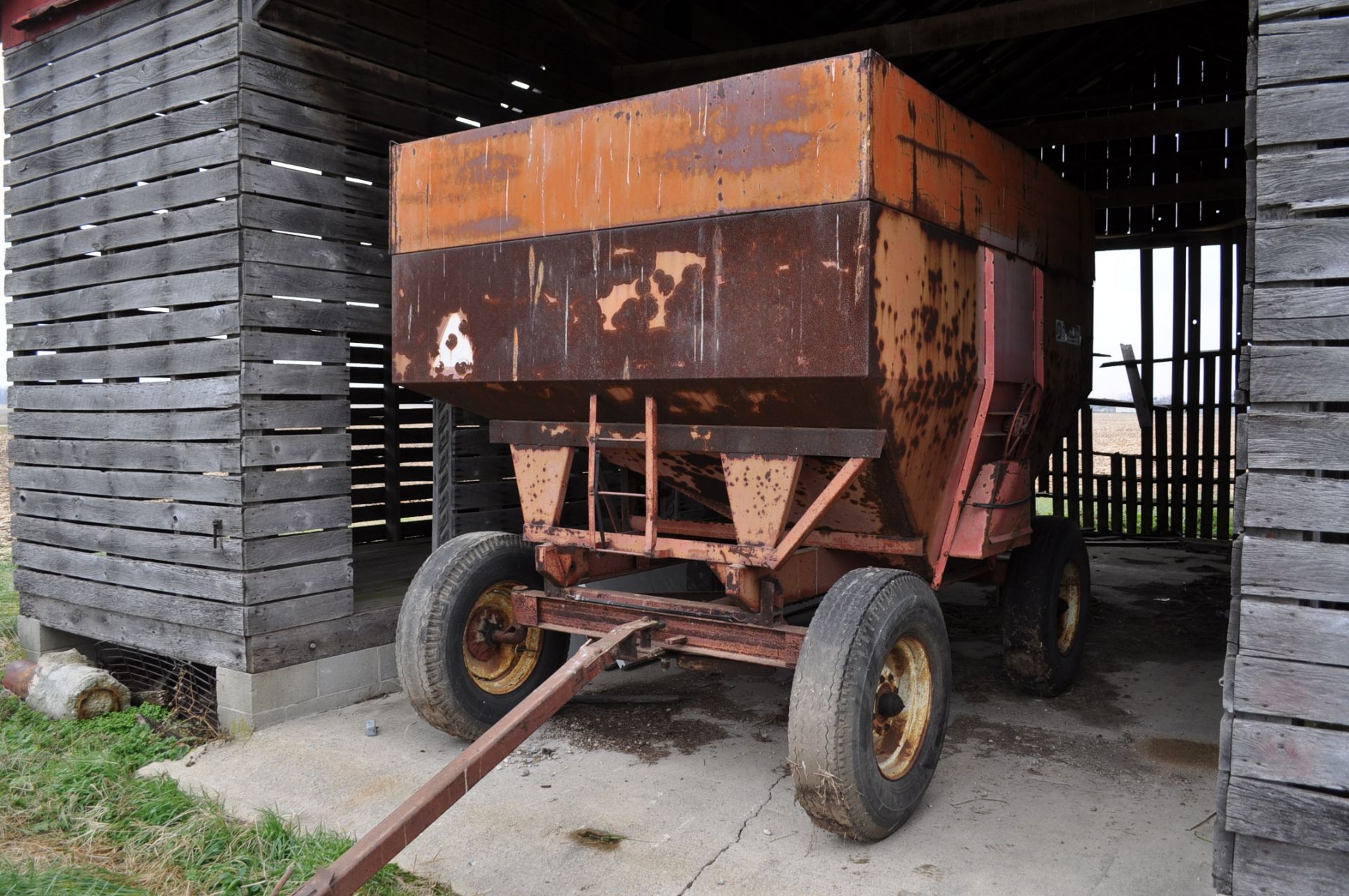 McCurdy 200 bushel gravity bed wagon - Image 10 of 10