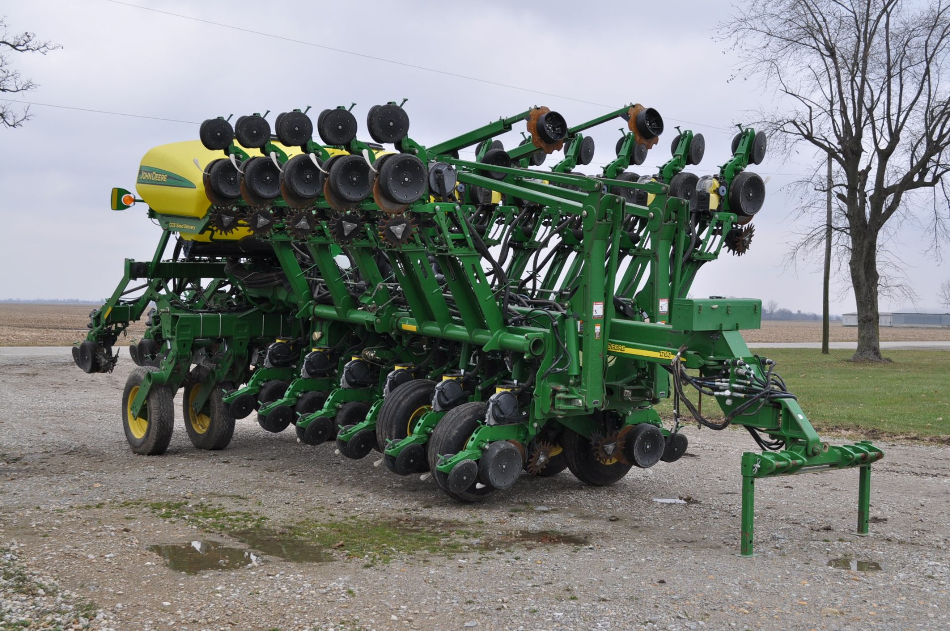 John Deere 1790 16/32 planter, CCS seed delivery, row cleaners, markers, seed firmers, SN 750247 - Image 13 of 14