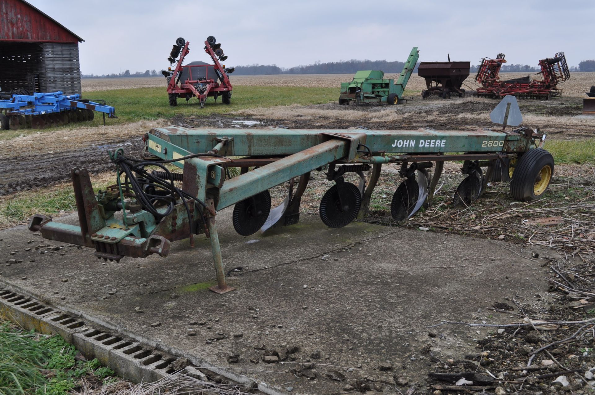 John Deere 2800 5-btm plow, variable width - Image 9 of 9