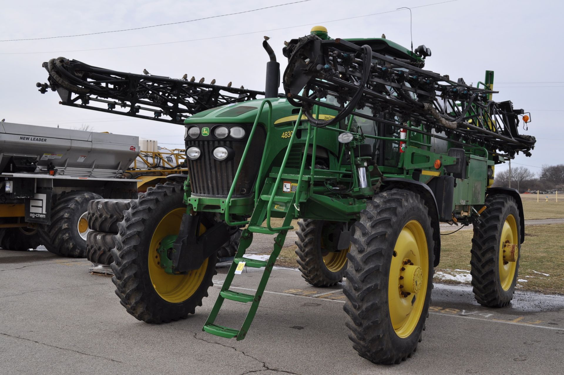 2008 JD 4830, 90’ booms, 1000 gal. SS tank, 2630 monitor, Auto Trac SF1, Section Control, StarFire