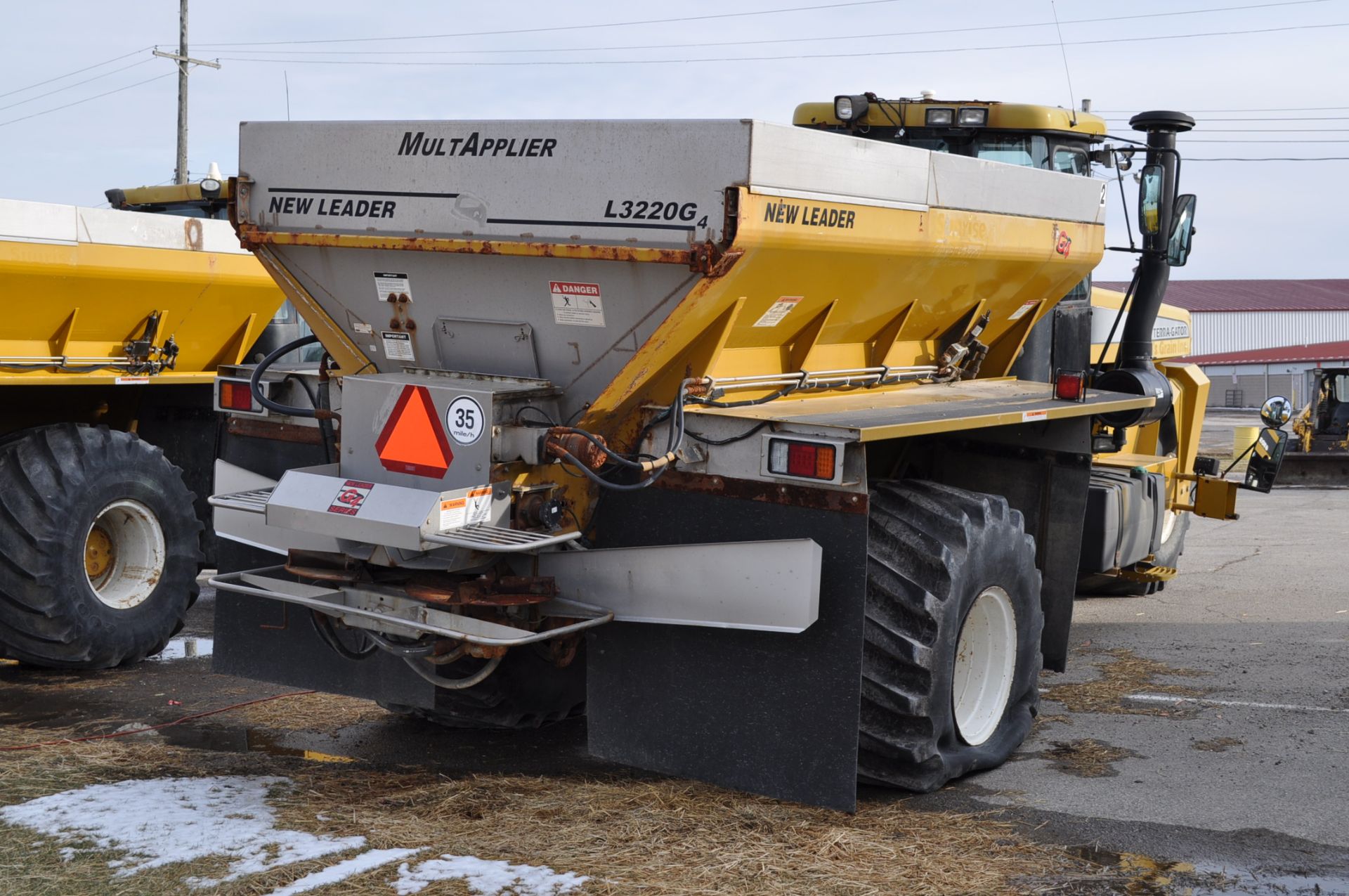 2004 Terra-Gator 6103, New Leader L3220G4 twin bin, TerraShift (transmission needs repair), Ag - Image 3 of 16