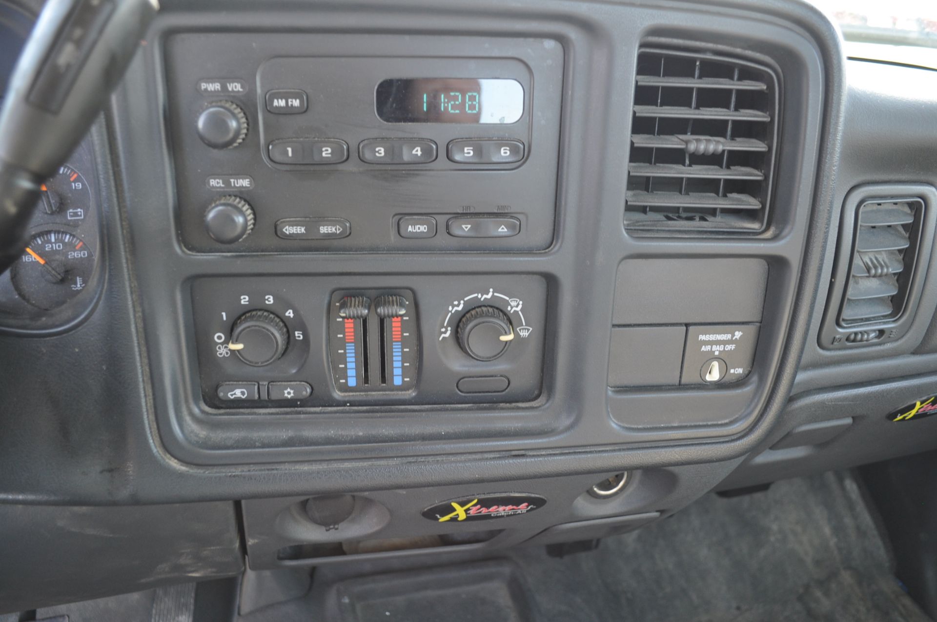 2007 Chevy 2500 HD, reg cab, 4x4, auto trans, 194,869 mi. - Image 7 of 17