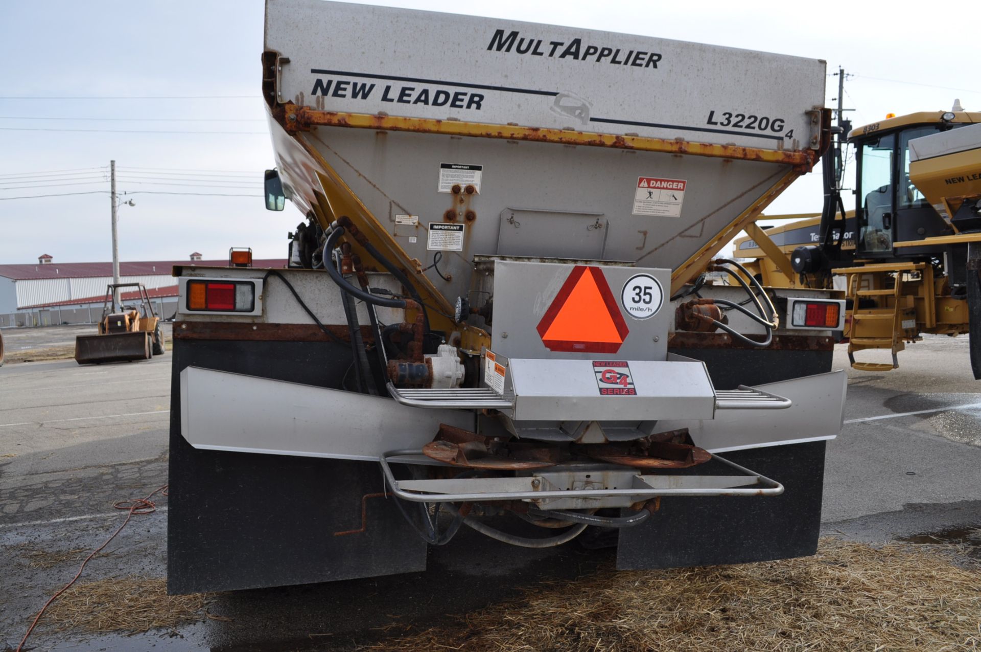 2004 Terra-Gator 6103, New Leader L3220G4 twin bin, TerraShift (transmission needs repair), Ag - Image 8 of 16