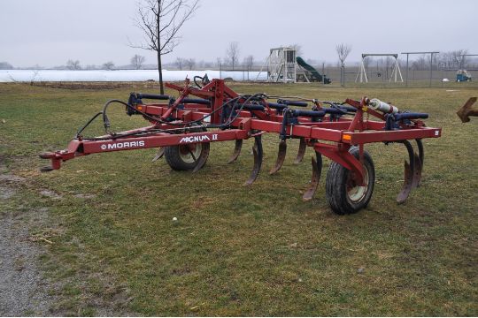 12’ Morris chisel plow, pull type, 12 shank, hyd lift, Lavern Hage - Washington Court House Ohio - - Image 2 of 4