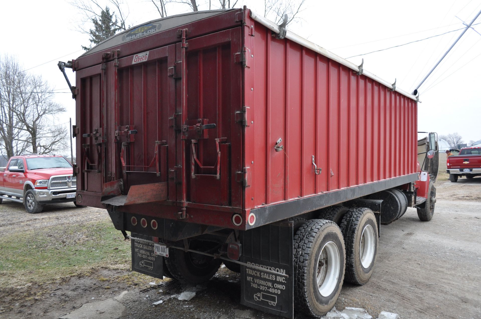 1977 IHC 1850 tandem axle Loadstar Grain Truck , DT 466 Diesel w/13 spd under direct, air brakes, - Image 10 of 20