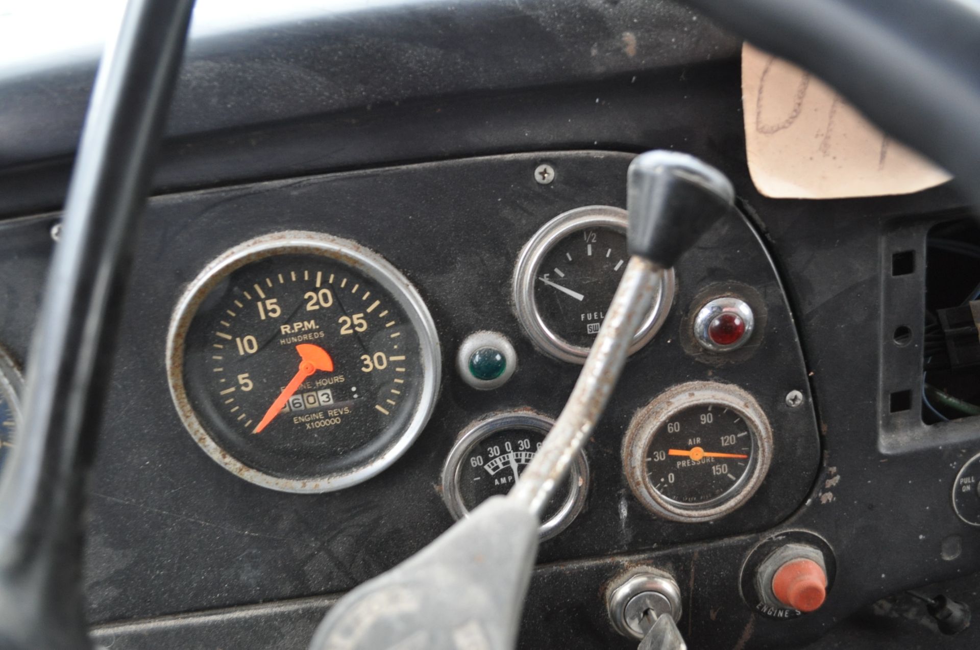 1977 IHC 1850 tandem axle Loadstar Grain Truck , DT 466 Diesel w/13 spd under direct, air brakes, - Image 16 of 20