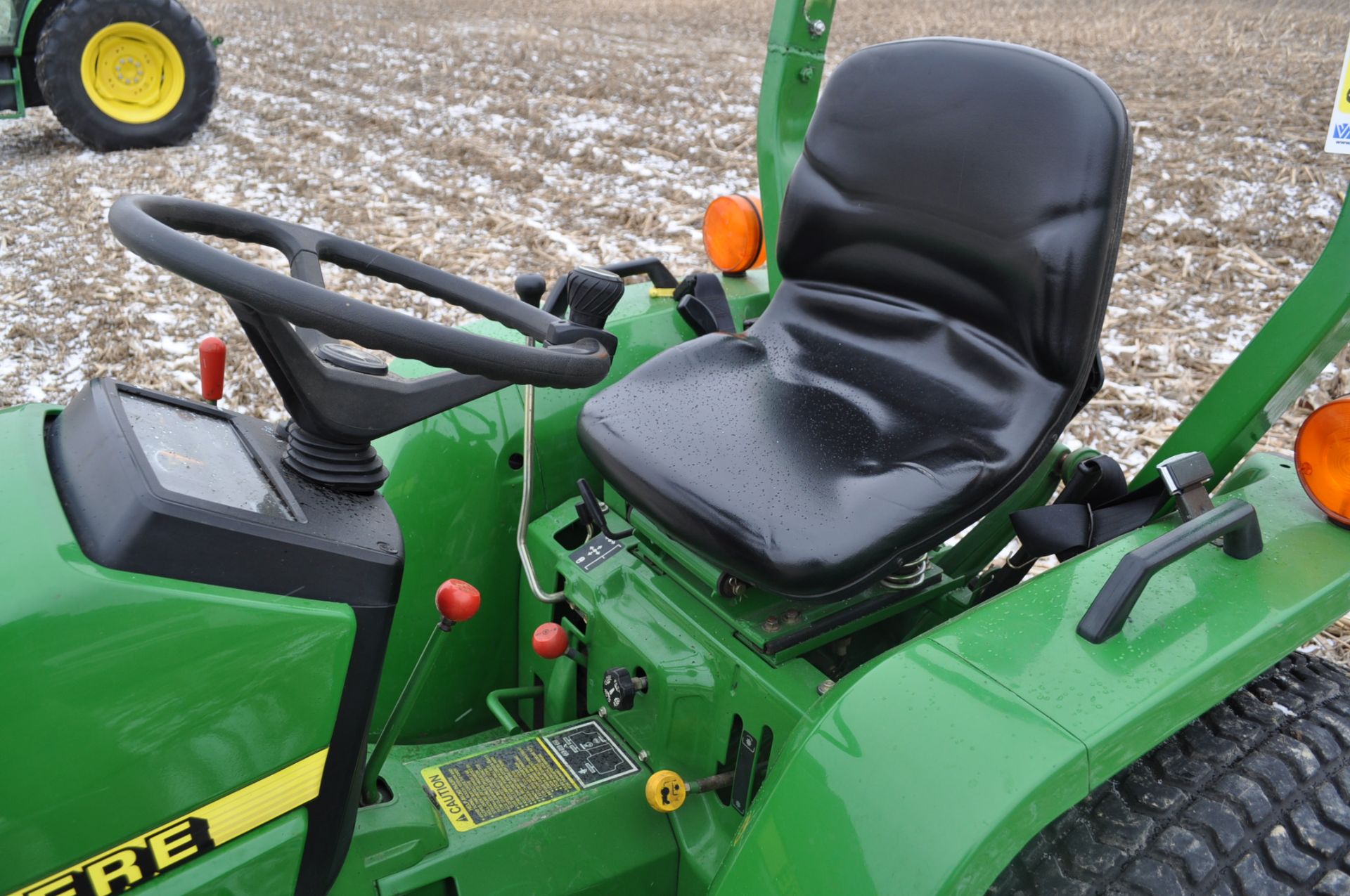 John Deere 790 compact tractor, 2WD, front wts, diesel, mid-mount remotes, 3 pt, 540 PTO, 13.6-16 - Image 13 of 18