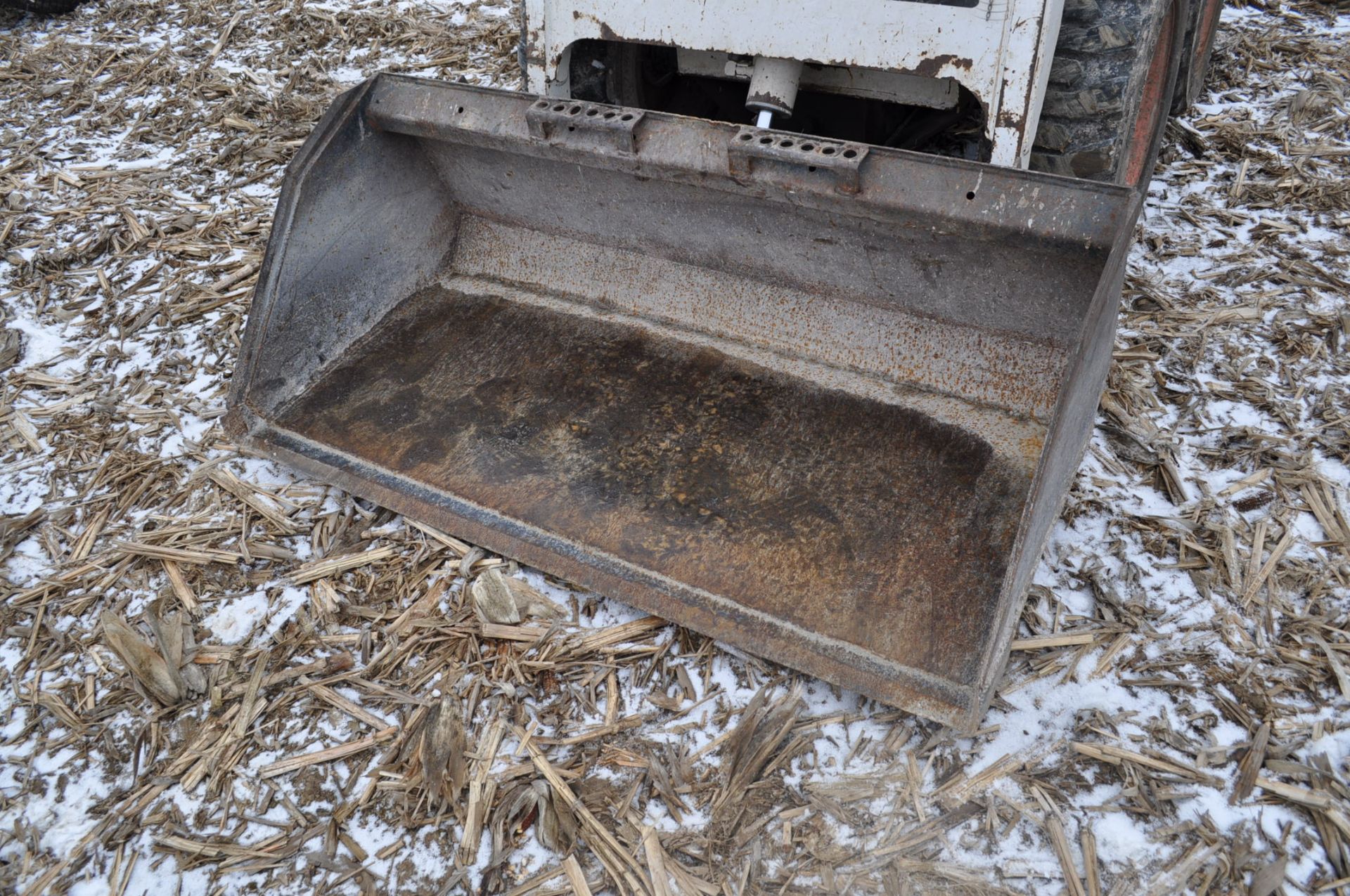 Bobcat 642B skid loader, gas, 5’ bucket, hand & foot controls, 2560 hrs - Image 9 of 12