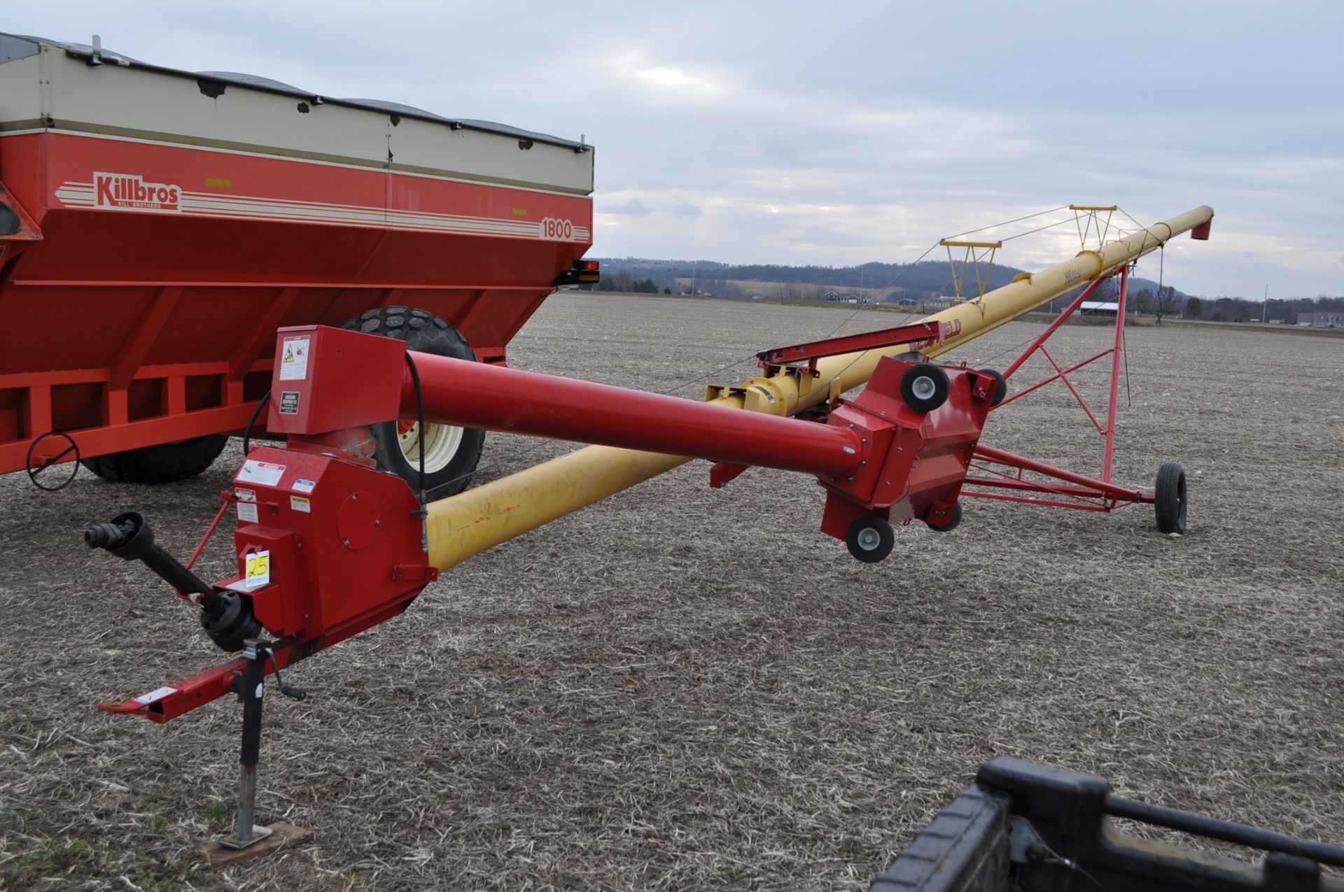 Westfield MK 100-61 swing away auger, hyd raise, 540 PTO