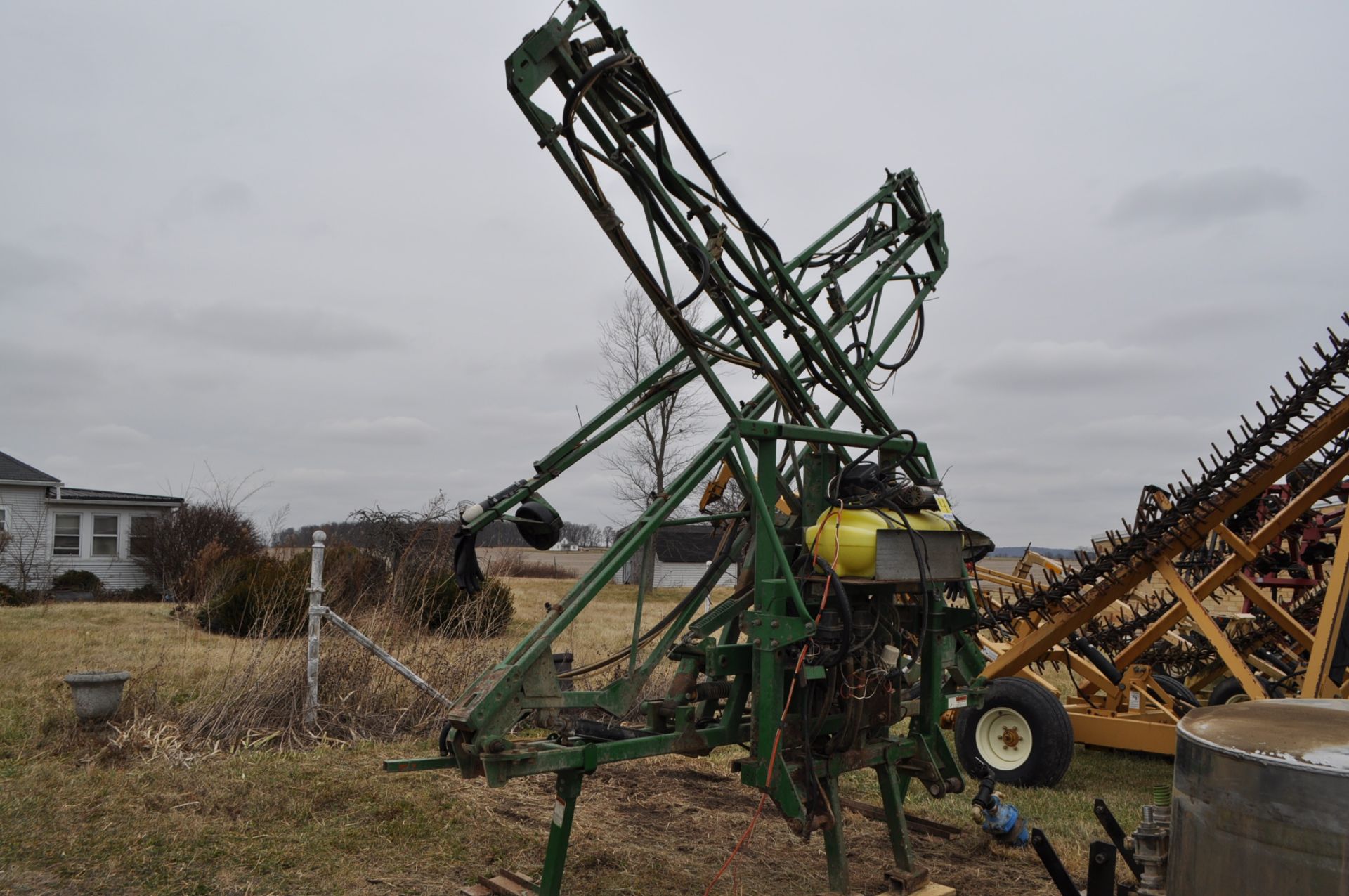 60’ Great Plains 3pt sprayer, hyd fold booms, 30” nozzle spacing, foam markers, sells with Chem Farm - Image 2 of 13