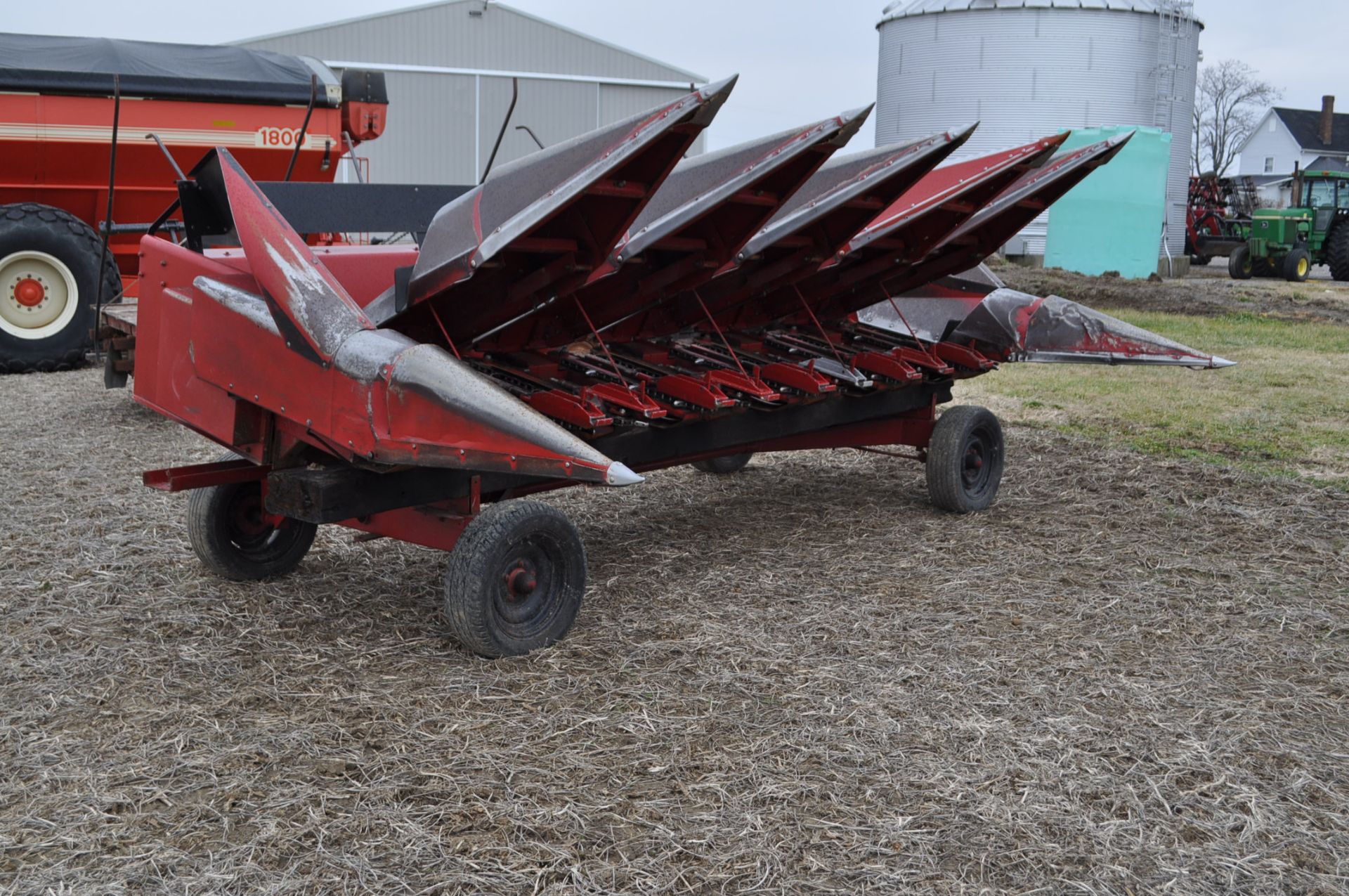 Case International 1063 corn head, knife rolls, high tin, sells with 15’ header cart - Image 3 of 19