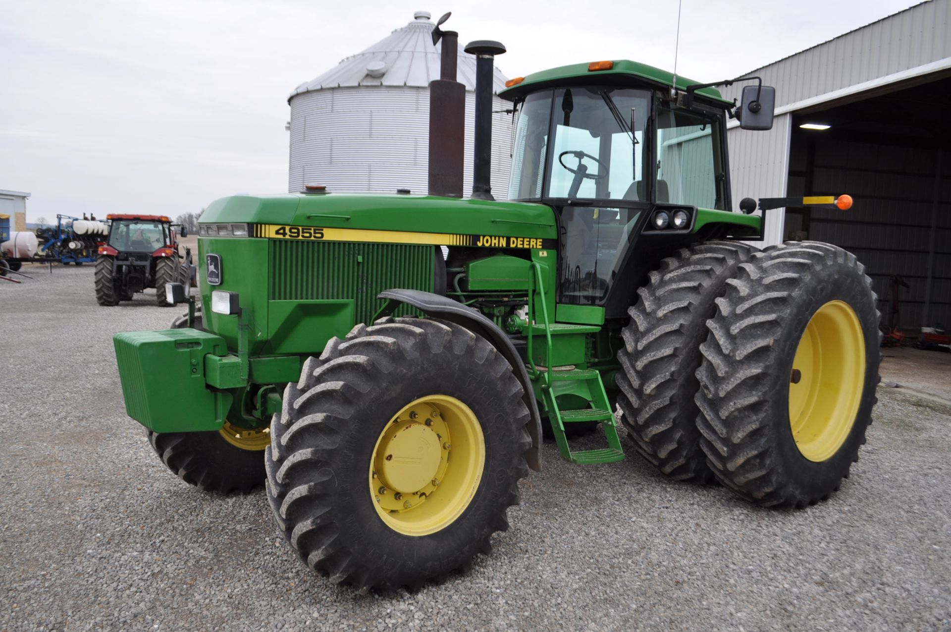 John Deere 4955 MFWD tractor, 20.8 R 42 duals, 18.4 R 26 front, 15 spd powershift, 3 hyd remotes,