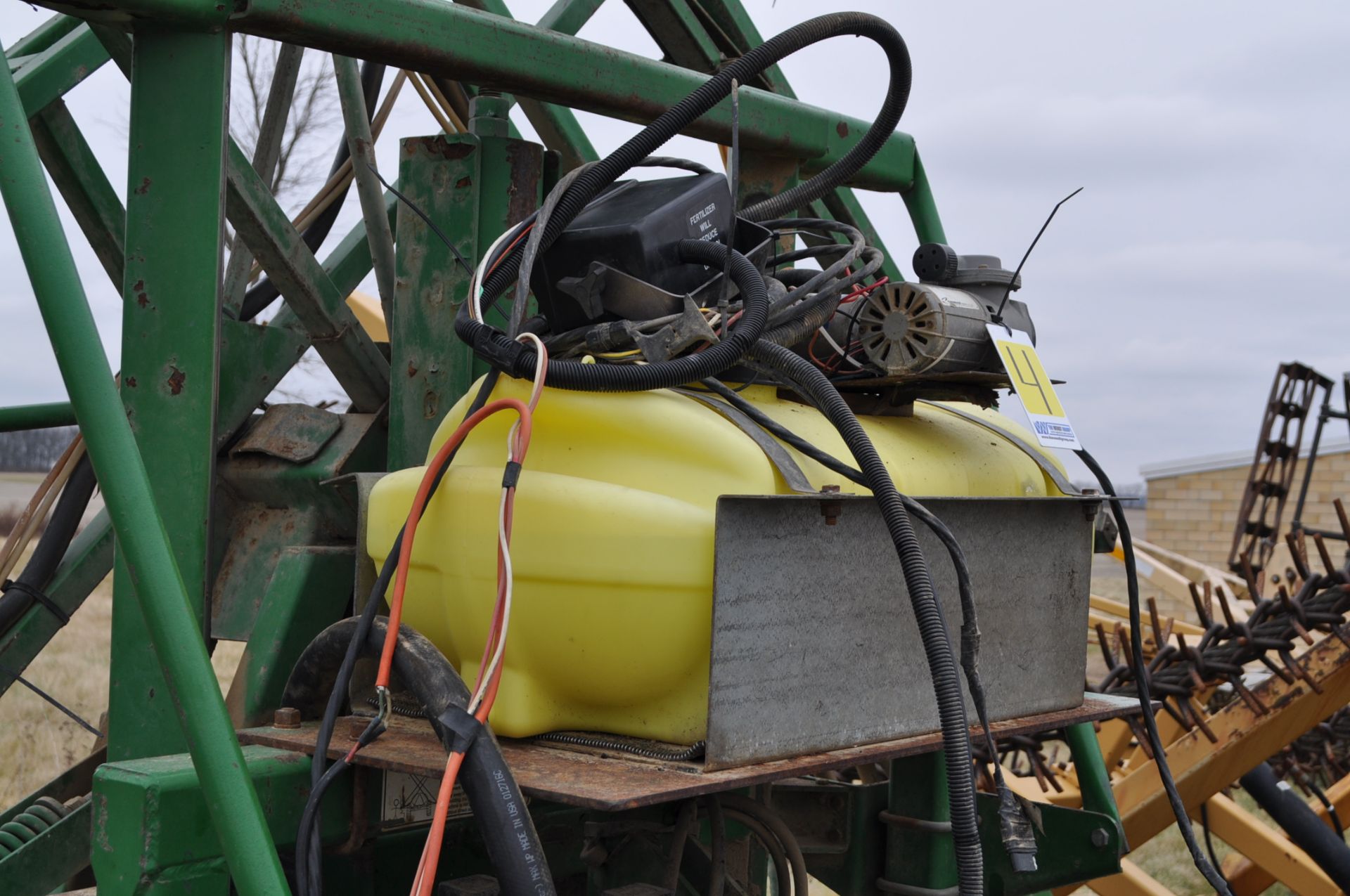 60’ Great Plains 3pt sprayer, hyd fold booms, 30” nozzle spacing, foam markers, sells with Chem Farm - Image 8 of 13