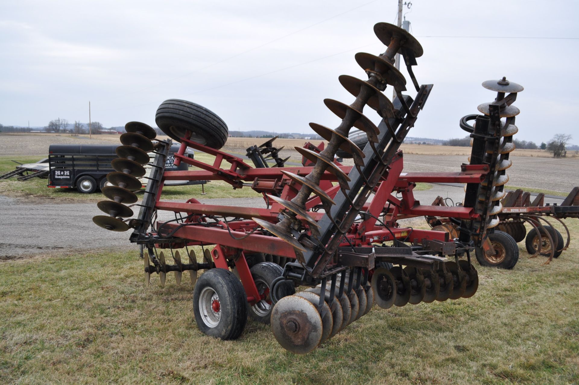 20’ Case International 496 disc harrow, 7 ½” spacing, rock flex, rear hitch, SN JAG0157188 - Image 4 of 10