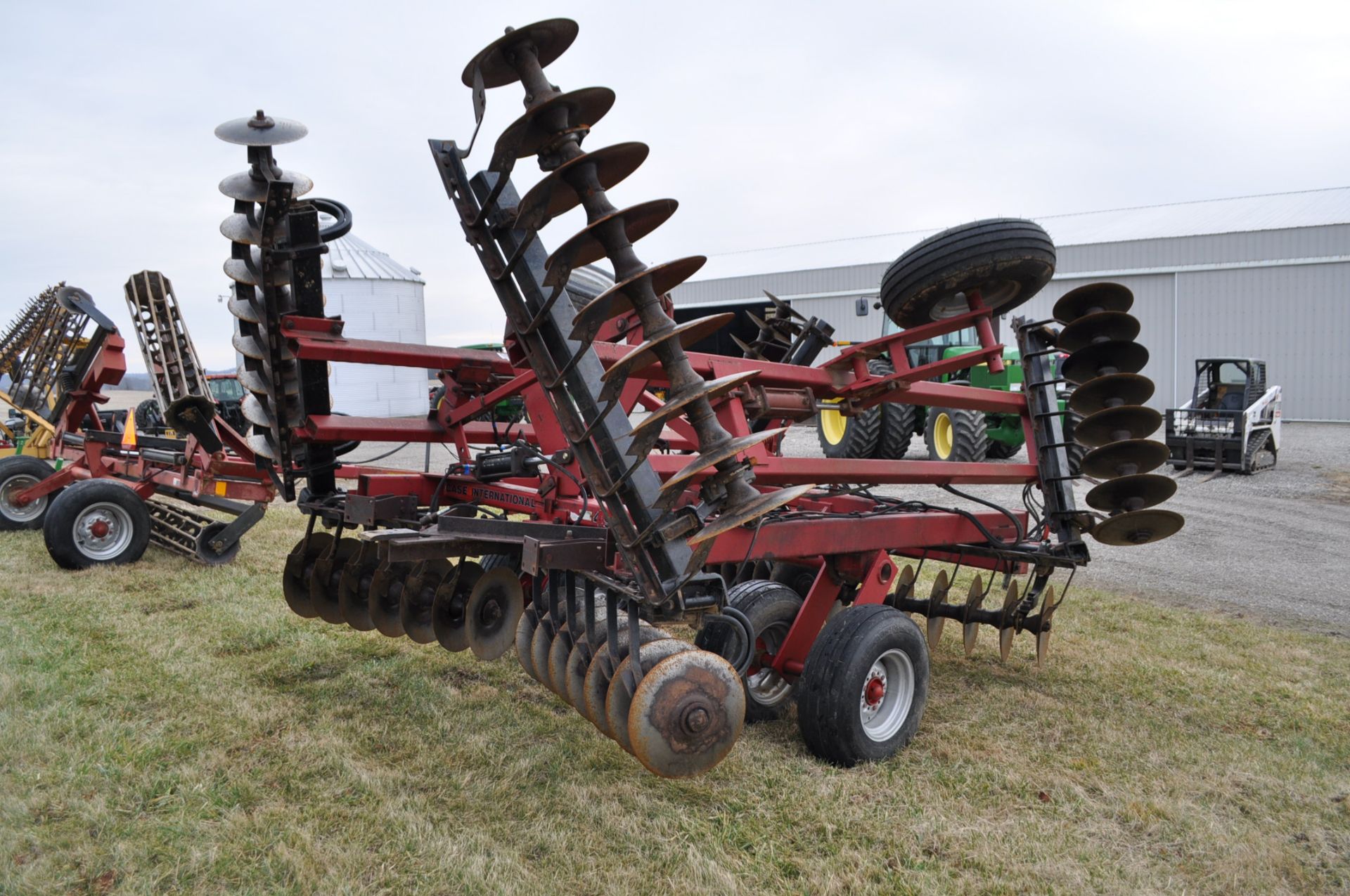 20’ Case International 496 disc harrow, 7 ½” spacing, rock flex, rear hitch, SN JAG0157188 - Image 3 of 10