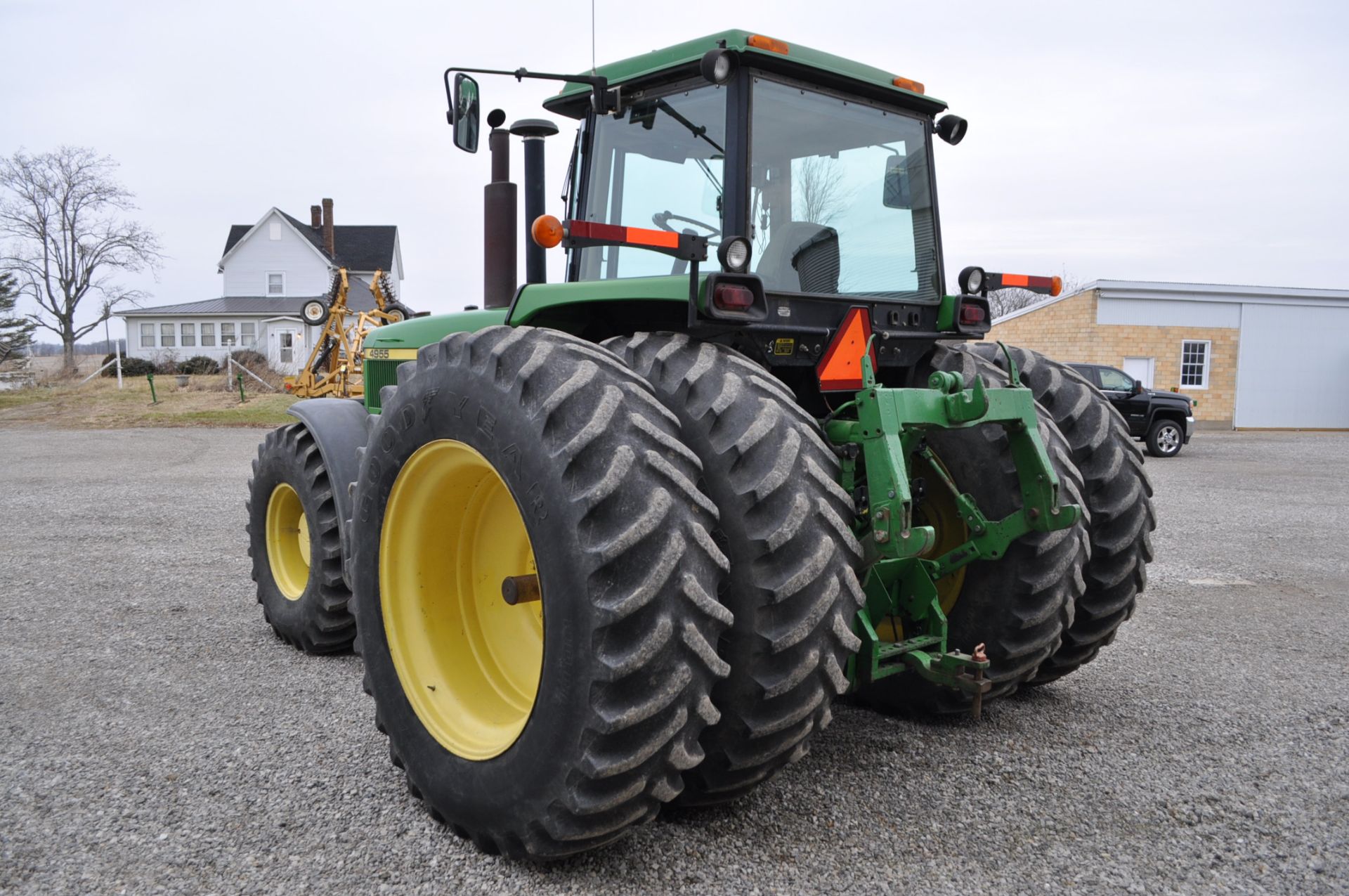 John Deere 4955 MFWD tractor, 20.8 R 42 duals, 18.4 R 26 front, 15 spd powershift, 3 hyd remotes, - Image 2 of 17