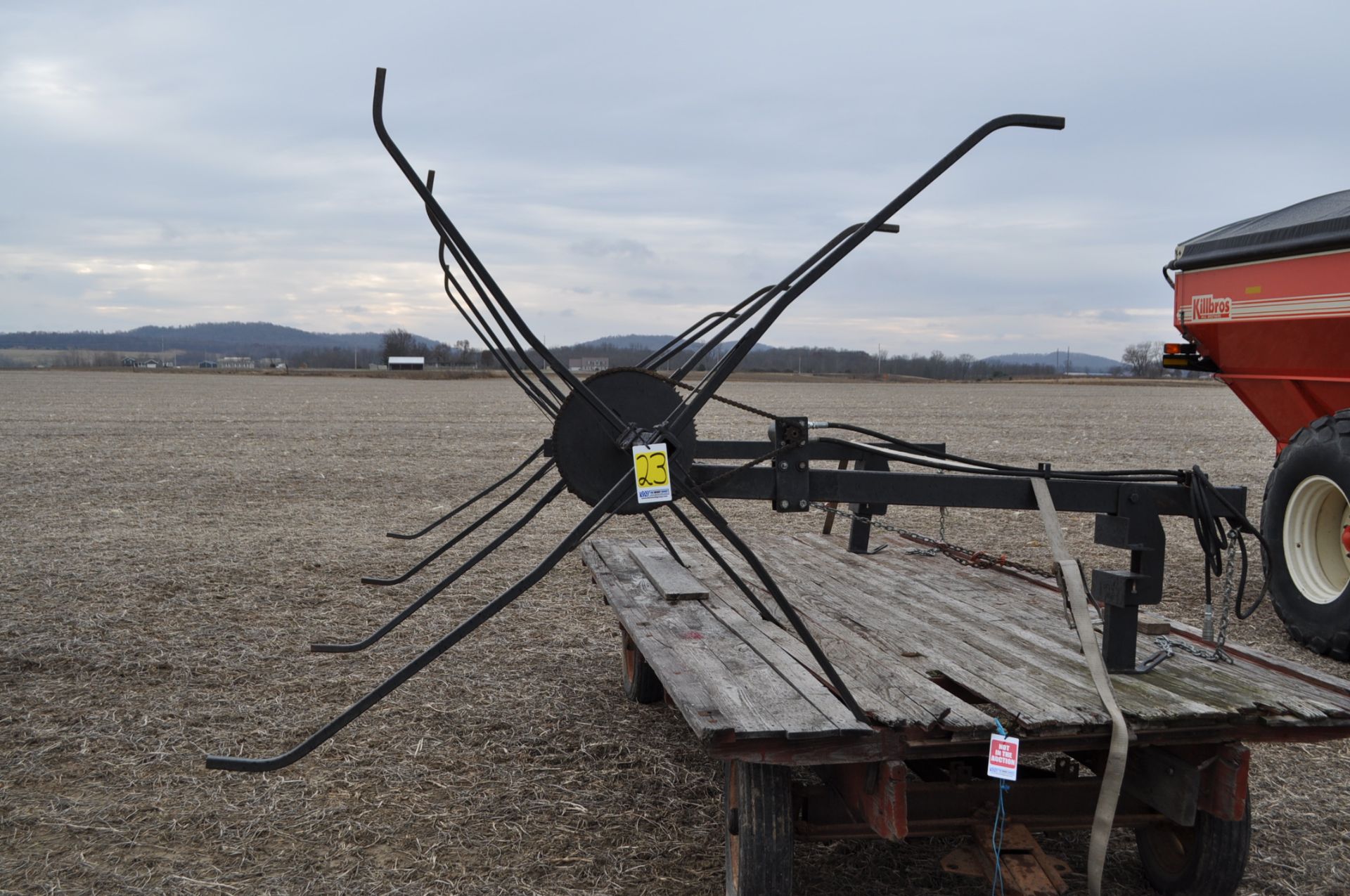 Kelderman 6 row down corn reel, wagon does not sell