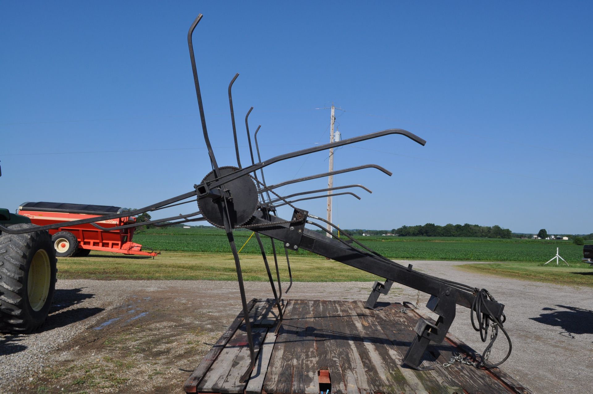 Kelderman 6 row down corn reel, wagon does not sell - Image 5 of 5