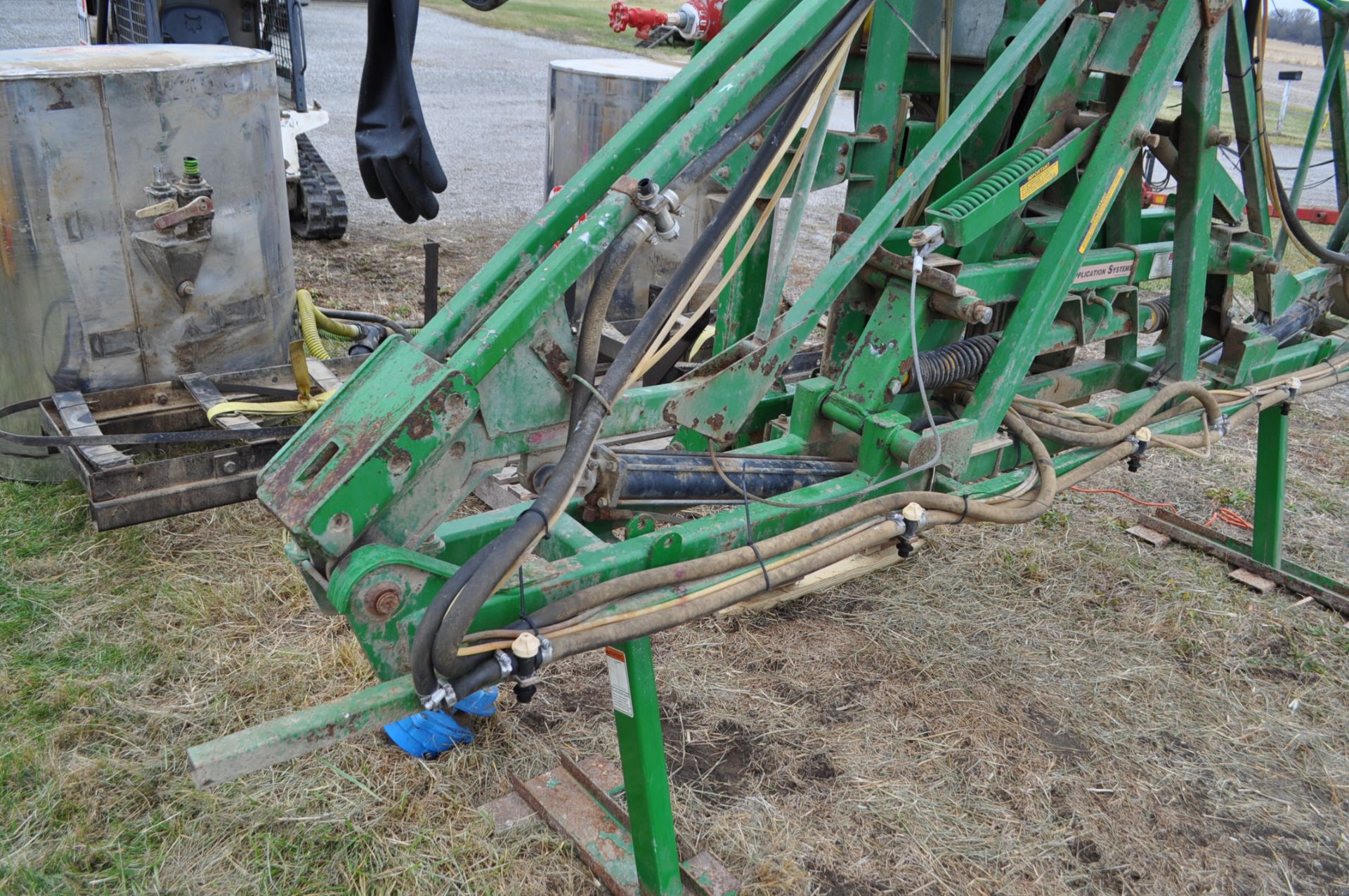 60’ Great Plains 3pt sprayer, hyd fold booms, 30” nozzle spacing, foam markers, sells with Chem Farm - Image 5 of 13