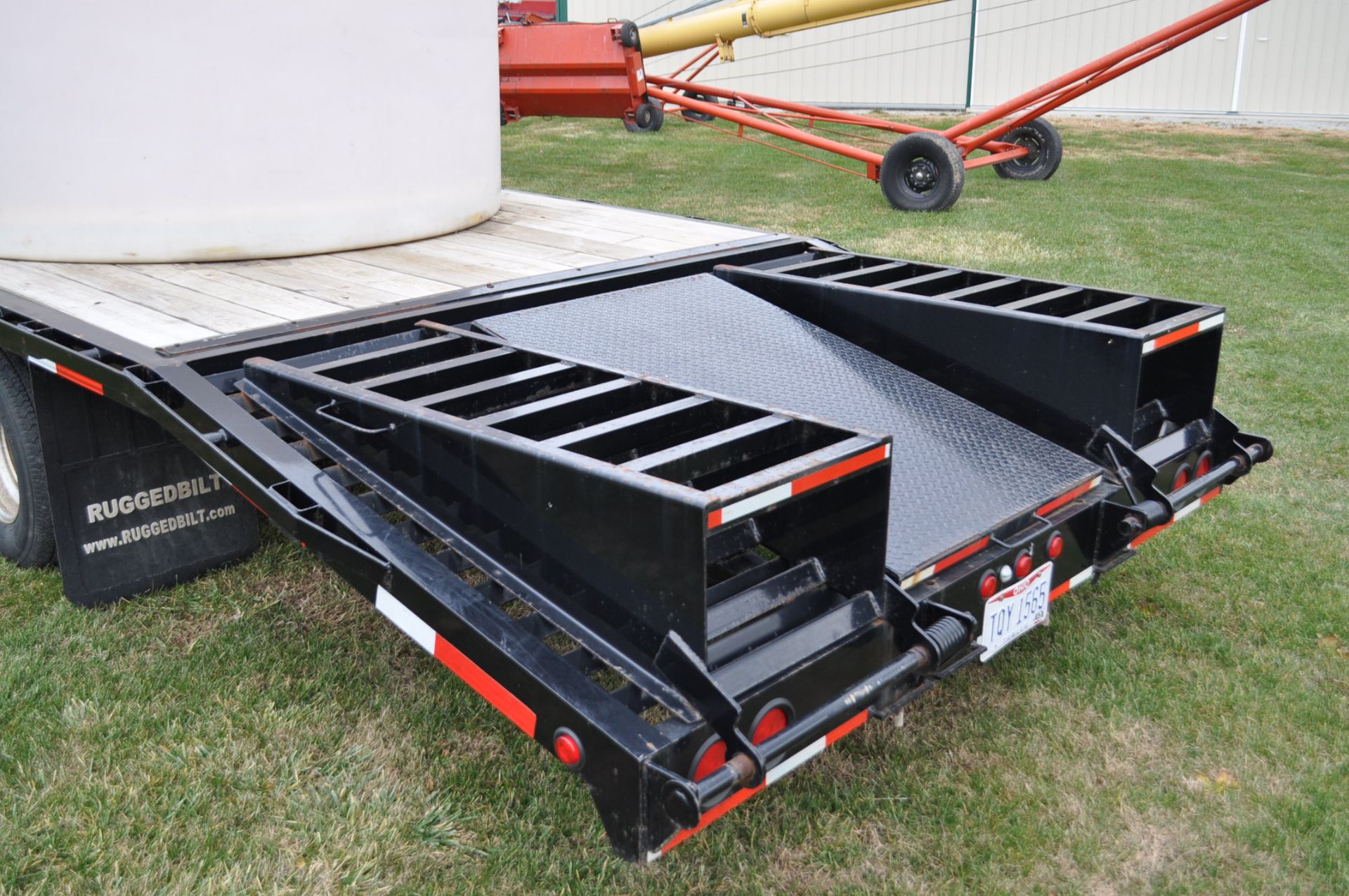 25’ + 5’ Ruggedbilt gooseneck trailer, 8’ wide, fixed dovetail, TA, duals, tank sells separate - Image 5 of 11