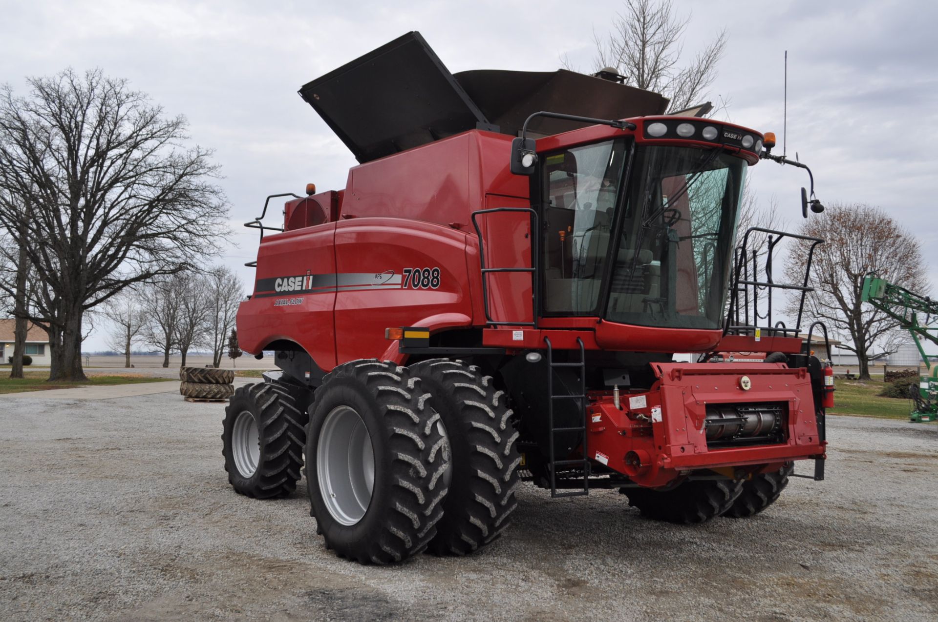 Case International 7088 combine, 520/85 R 38 straddle duals, 540/65 R 30 rear, 2WD field tracker, - Image 4 of 24