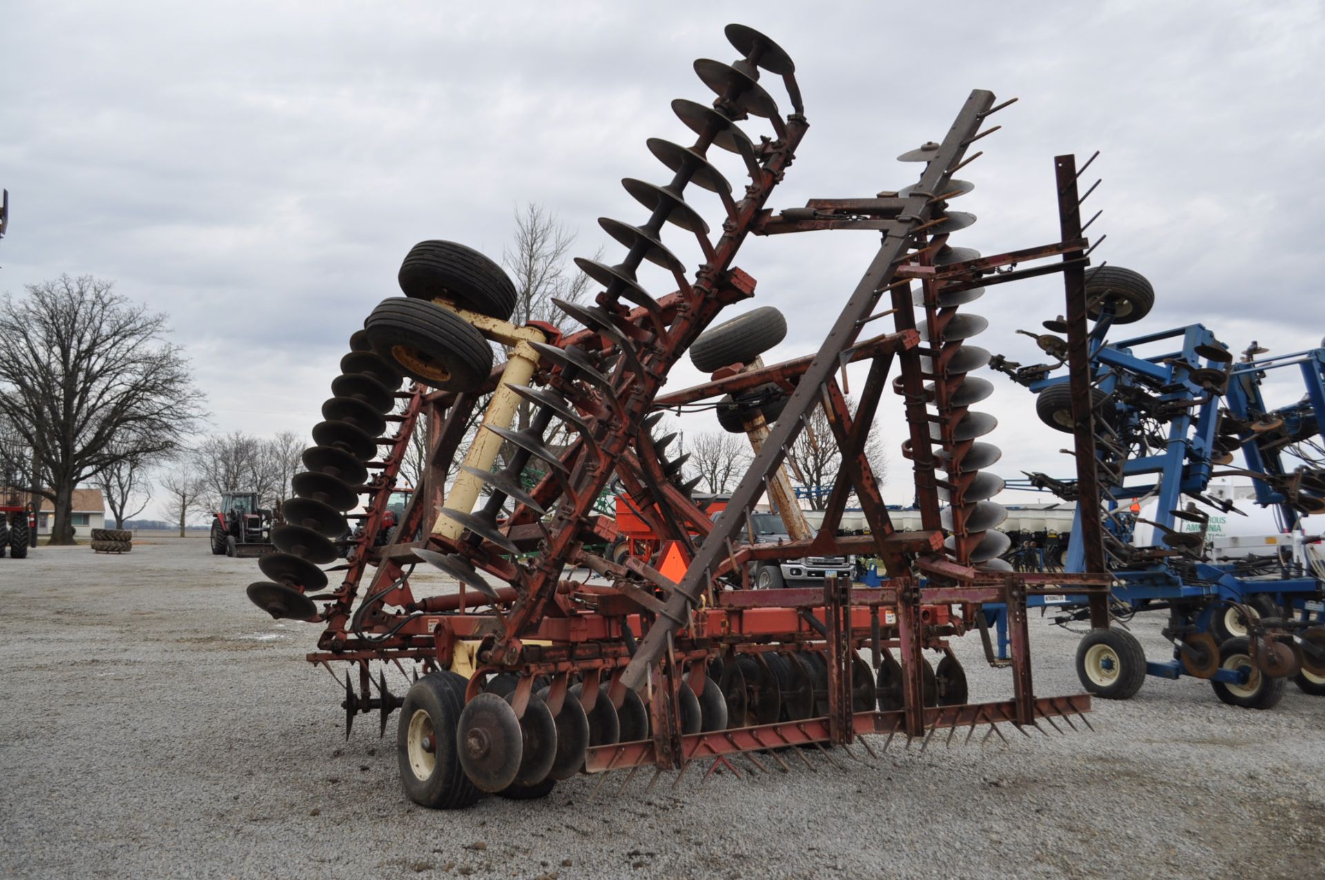 30’ Krause disc, single bar harrow, 9” spacing, rock flex - Image 2 of 8