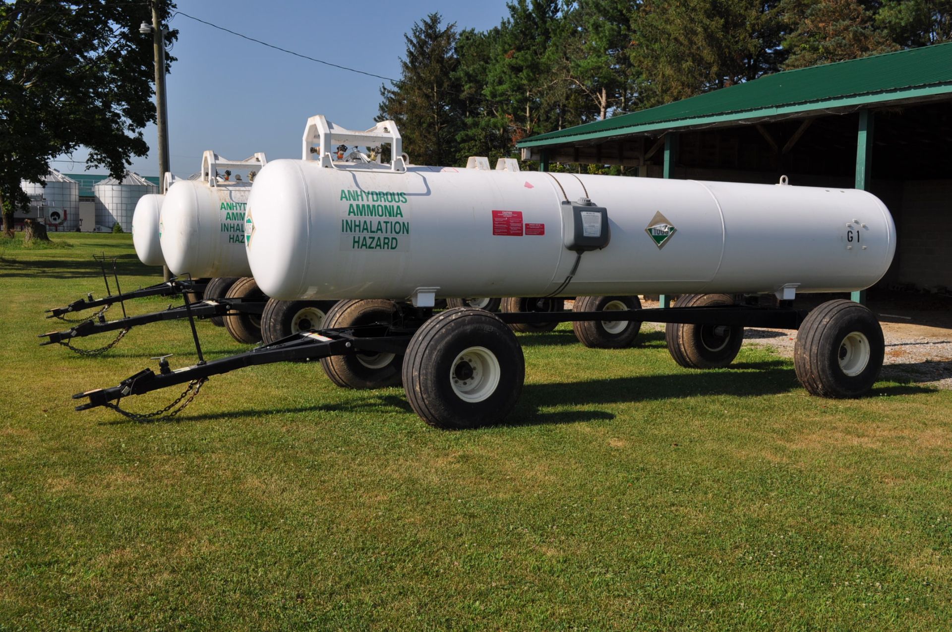 2014 2000 gallon NH3 wagons, 16.5L-16.1 tires, Benke Ent. gear, Trinity tanks, 84" wheel track - Image 7 of 7