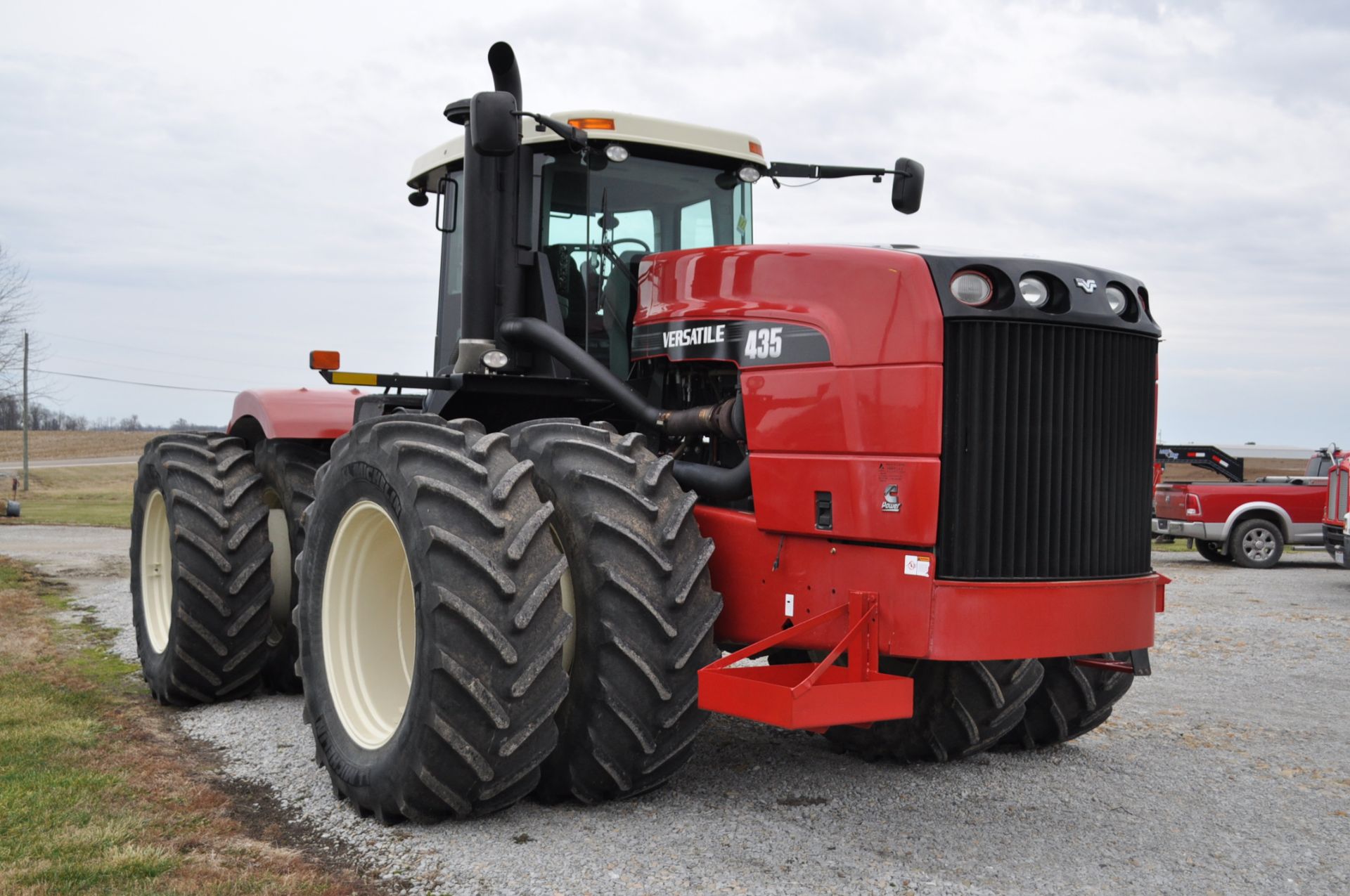 Versatile 435 4WD tractor, 650/65R42 duals, 12 sp manual trans, 1568 hrs, 6 hyd remotes, SN 700918 - Image 3 of 19