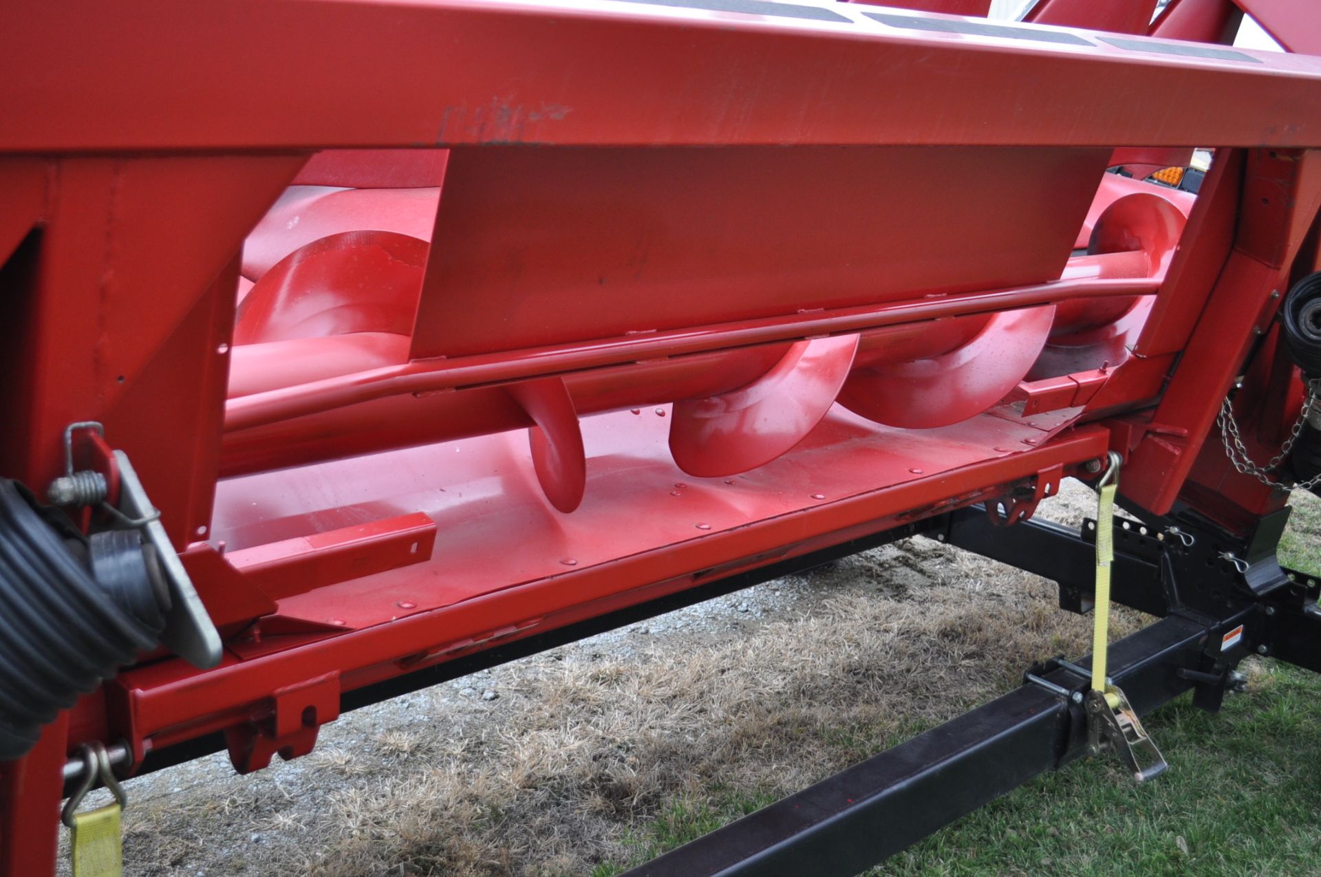 Case IH 3408 8 row x 30” corn head, poly, hyd deck plates, knife rolls, 600 acres on sprockets and - Image 14 of 15