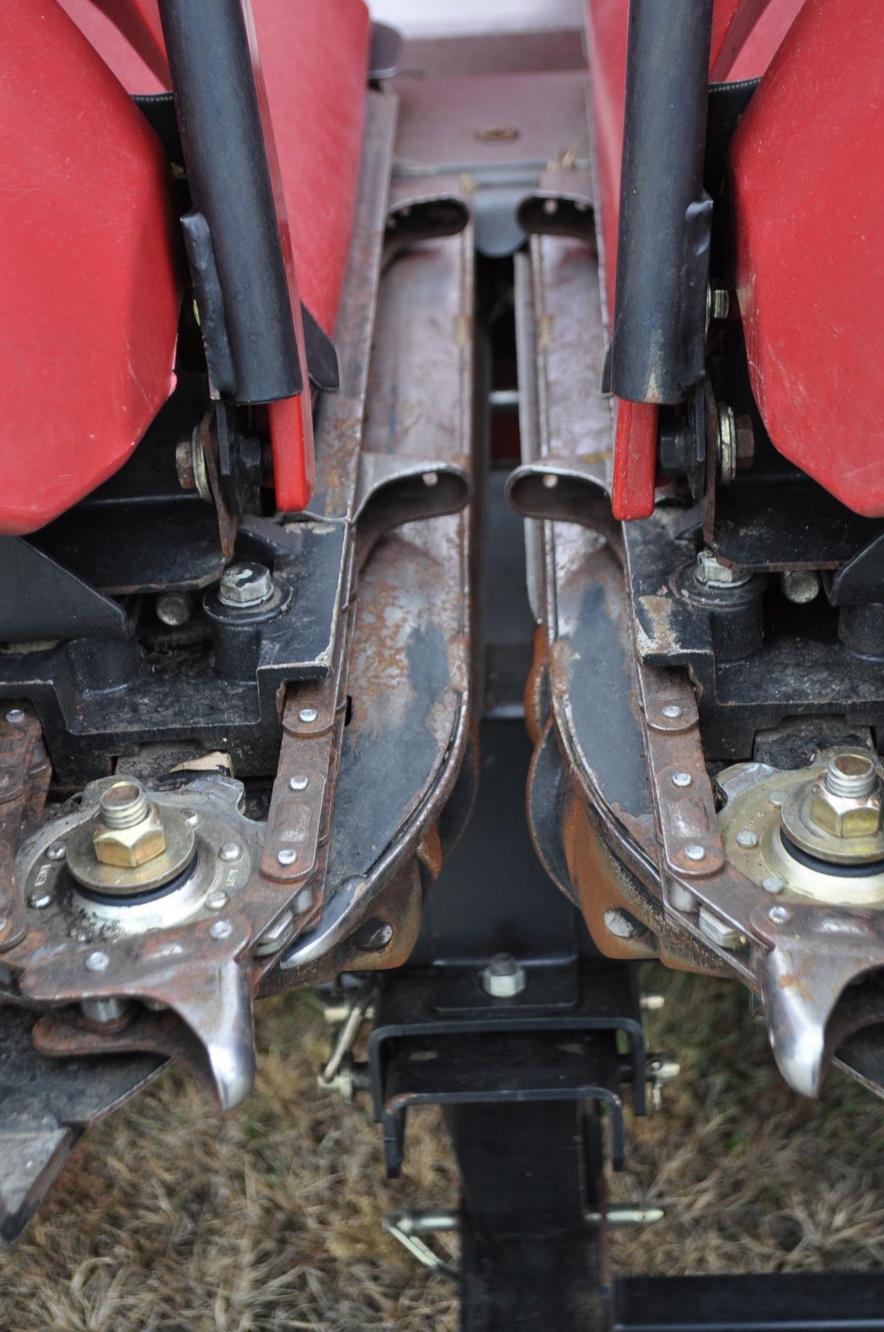 Case IH 3408 8 row x 30” corn head, poly, hyd deck plates, knife rolls, 600 acres on sprockets and - Image 6 of 15