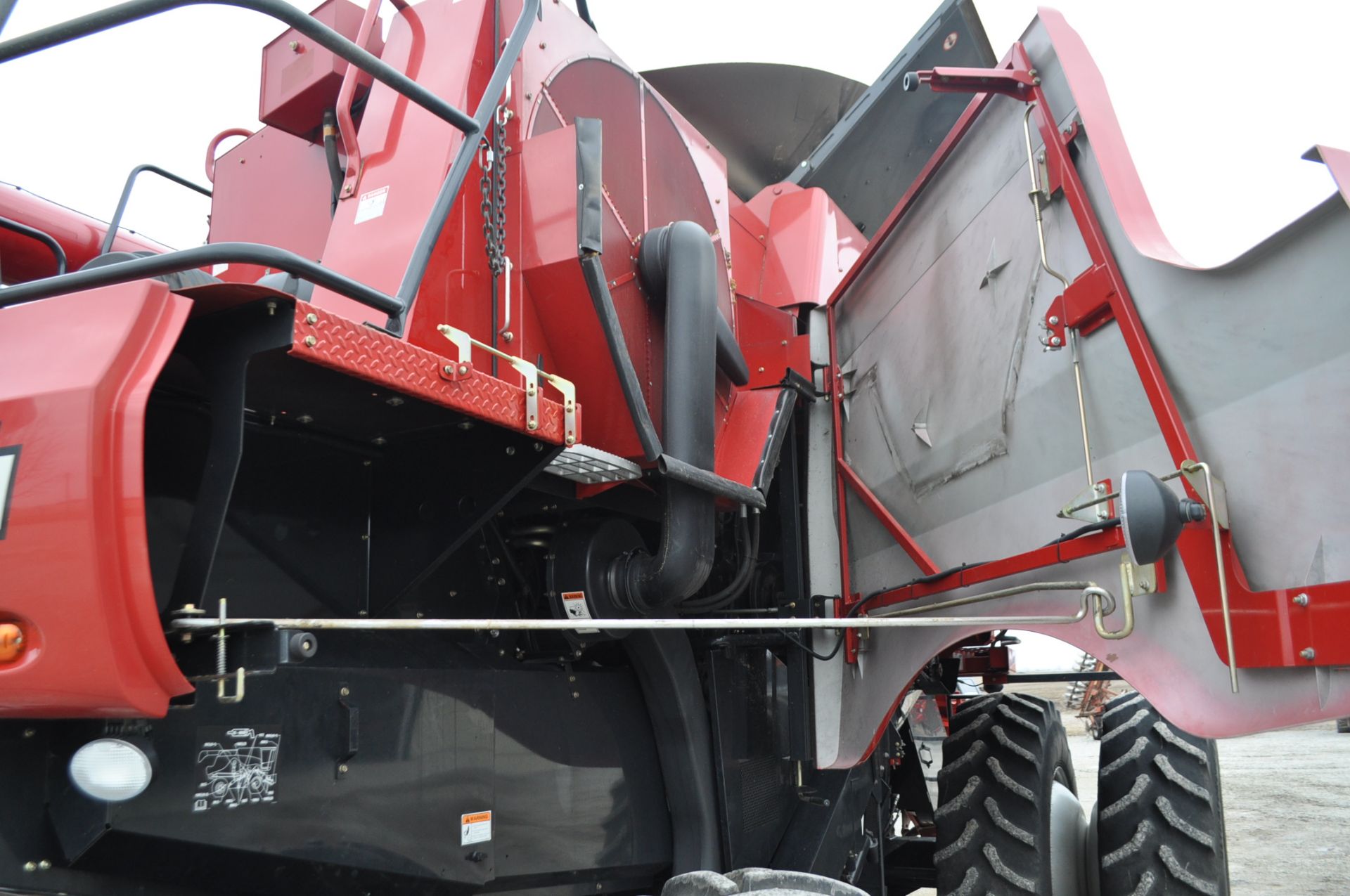 Case International 7088 combine, 520/85 R 38 straddle duals, 540/65 R 30 rear, 2WD field tracker, - Image 14 of 24