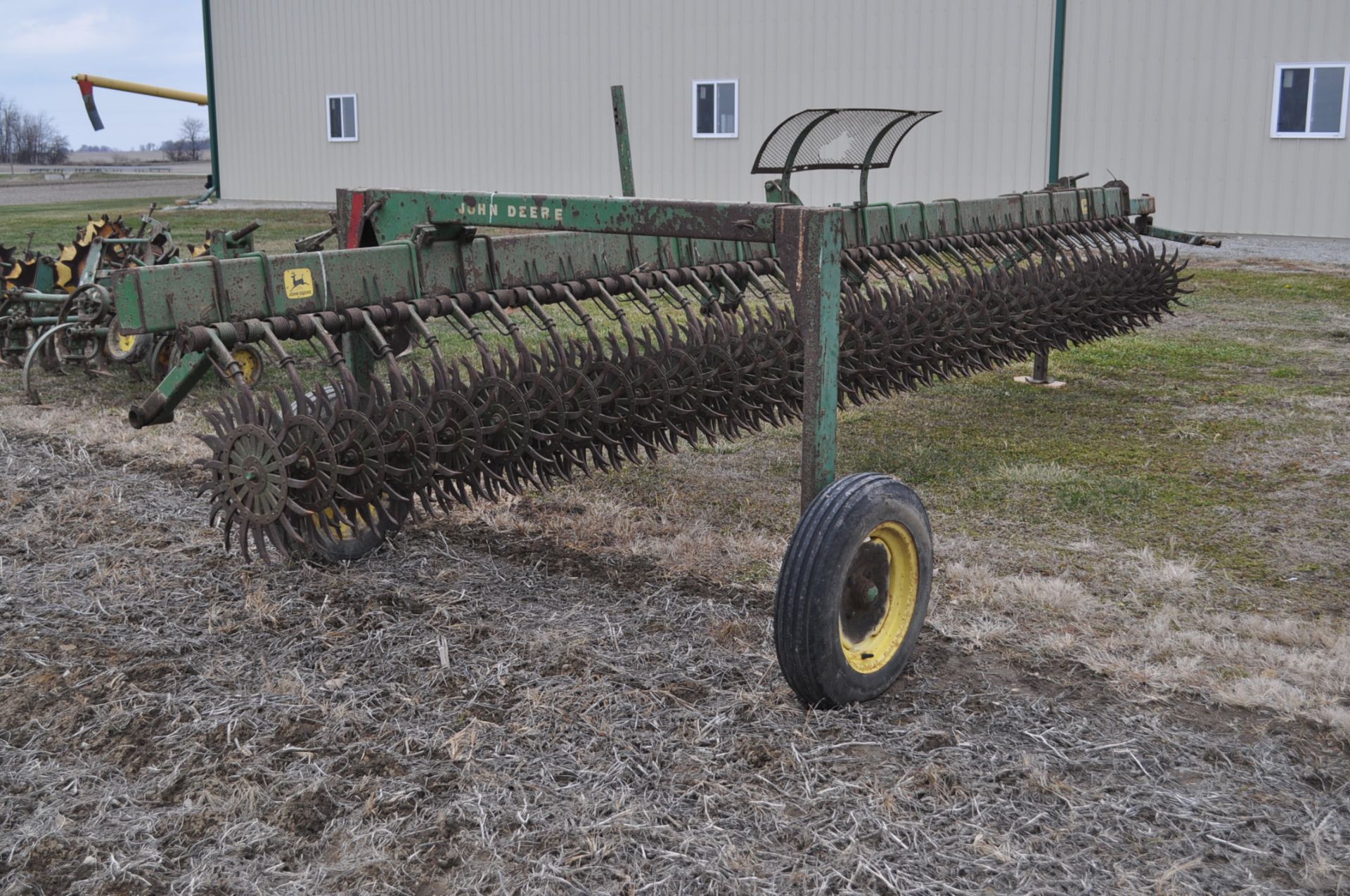 20’ John Deere rotary hoe, 3 pt, end transport - Image 3 of 7