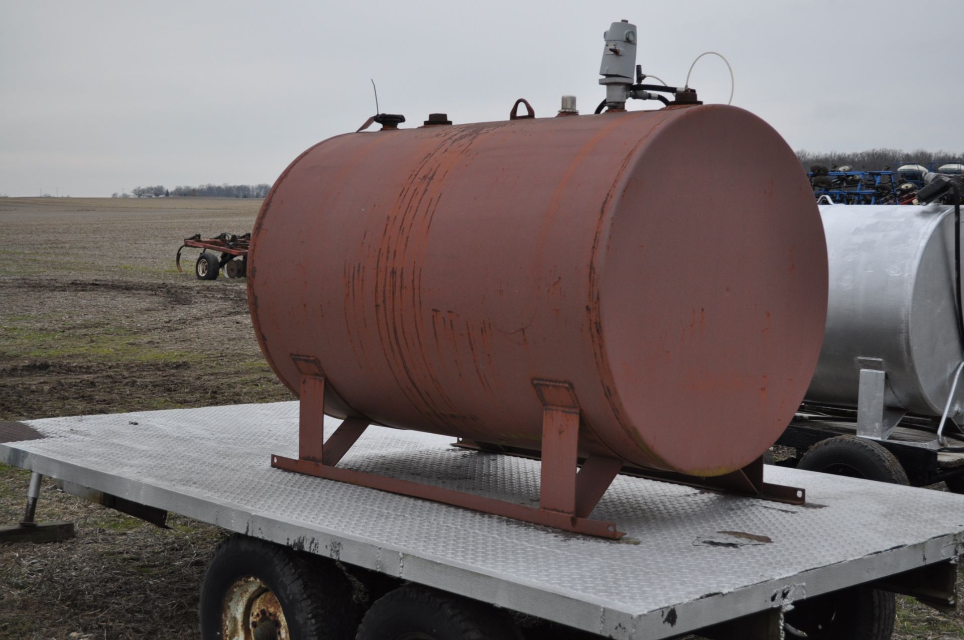 500 gallon steel fuel tank - Image 2 of 5