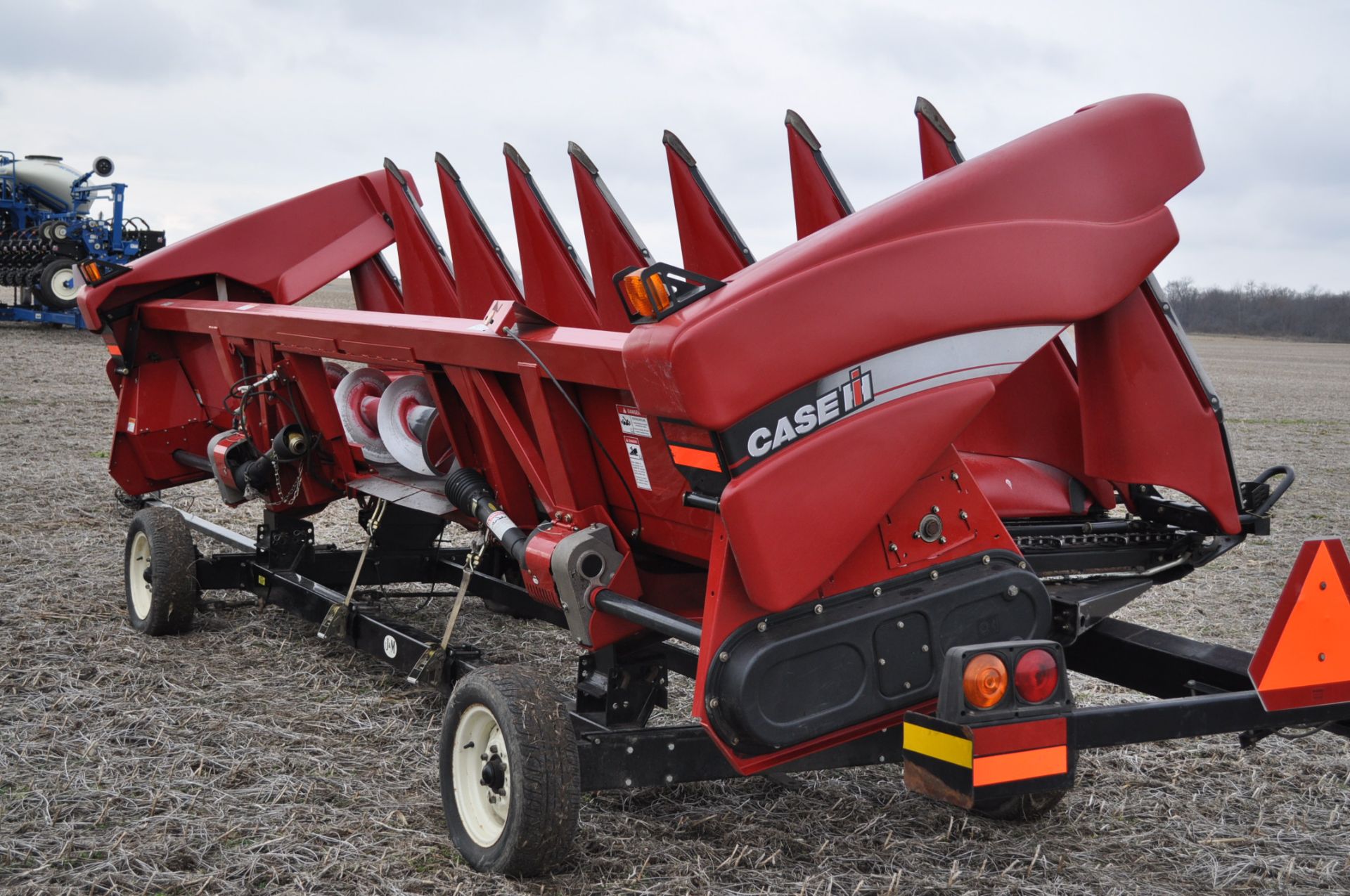 2009 Case IH 3208 corn head, poly, knife rolls, hyd deck plates, header height, SN Y9S019566 - Image 2 of 17