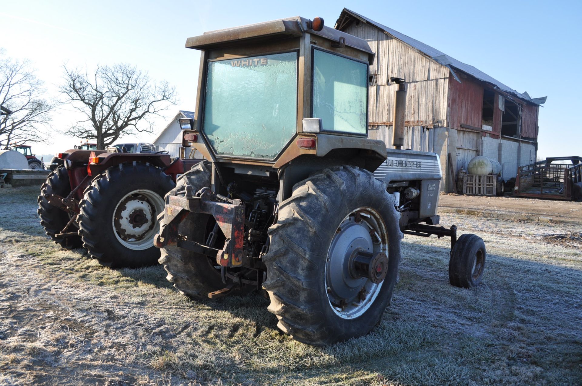 White 2-105 Field Boss tractor, 18.4-38 duals, 11L-15 front, diesel, over/under, 2 hyd remotes - Image 4 of 19