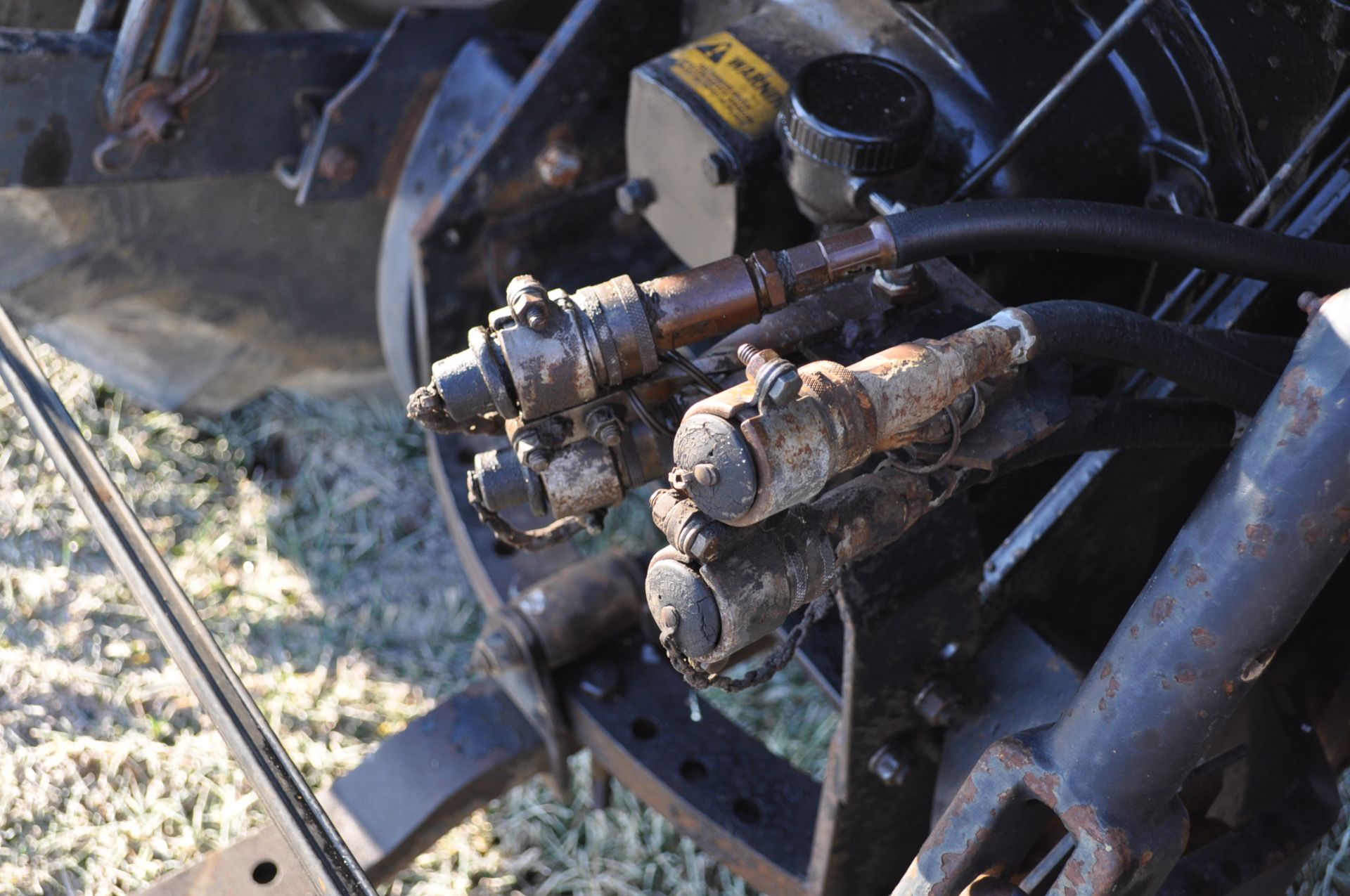 White 2-105 Field Boss tractor, 18.4-38 duals, 11L-15 front, diesel, over/under, 2 hyd remotes - Image 14 of 19