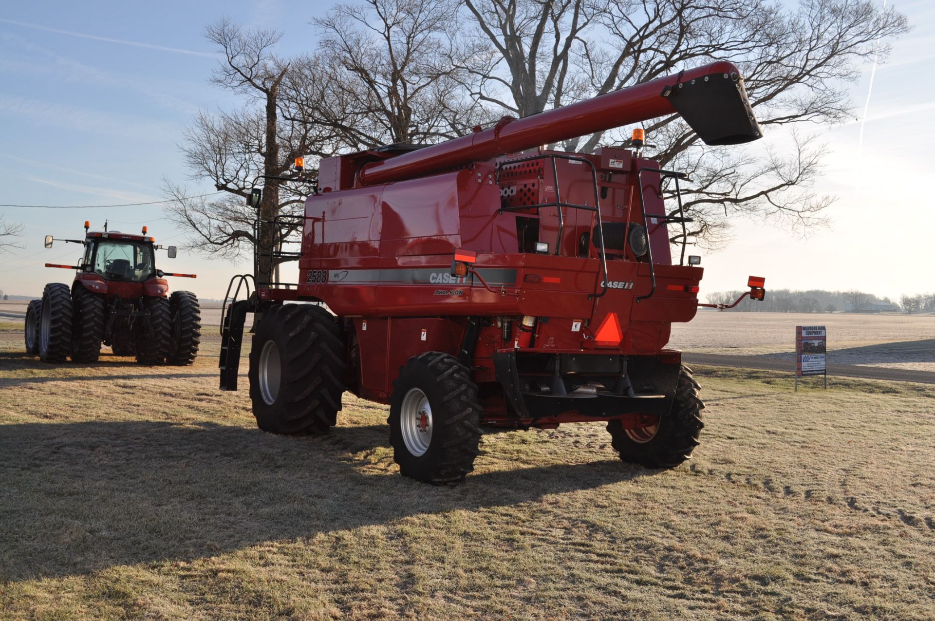 Case IH 2588 combine, 30.5L-32 drive, 18.4-26 rear, 4WD, field tracker, chopper, Mauer bin ext - Image 5 of 30