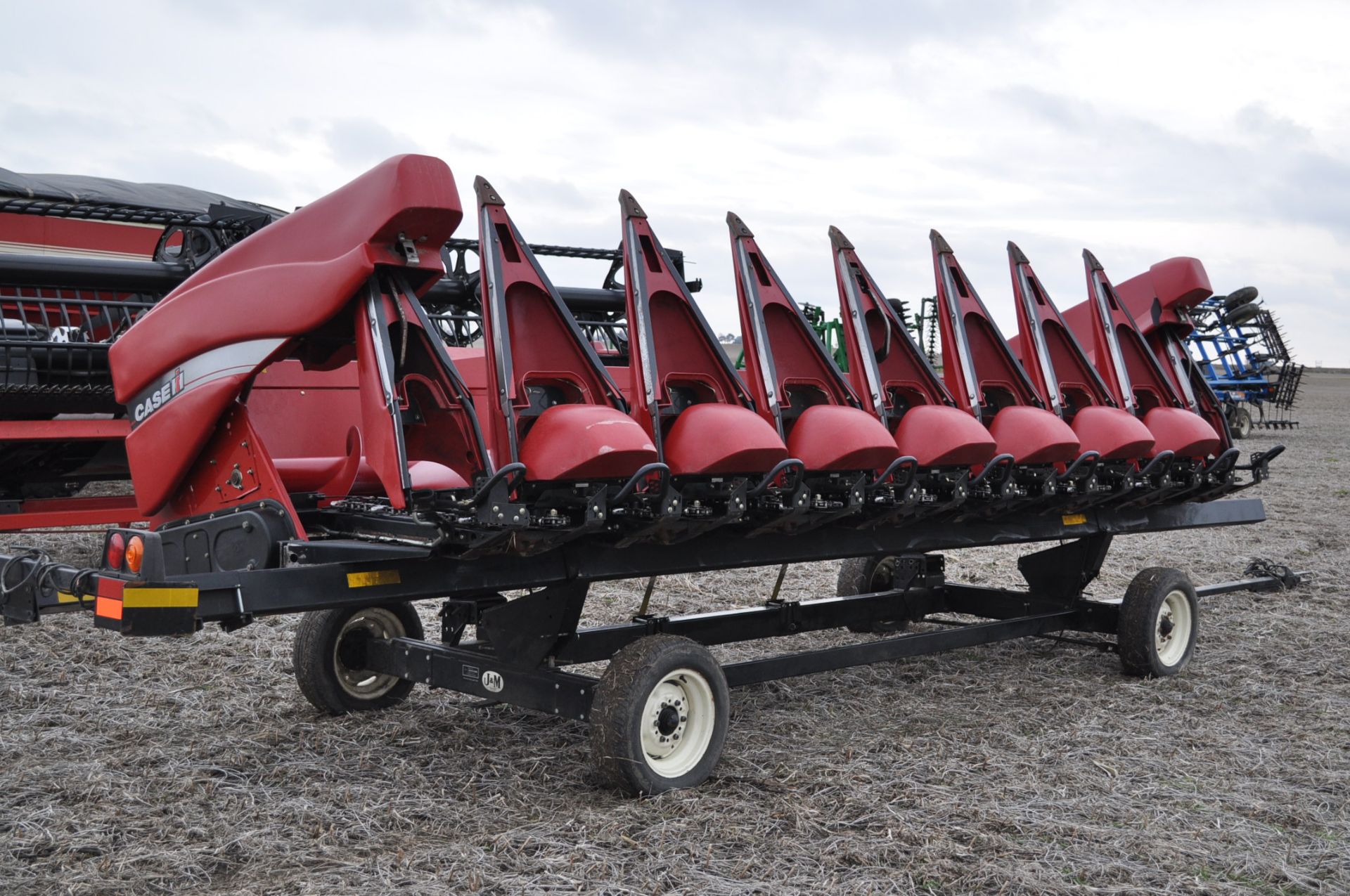 2009 Case IH 3208 corn head, poly, knife rolls, hyd deck plates, header height, SN Y9S019566 - Image 3 of 17