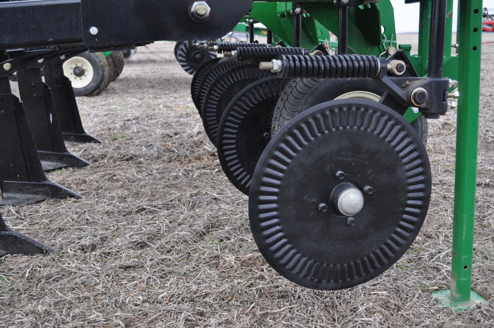 Great Plains 1300 Sub Soiler, 5-shank, no-till points, gauge wheels, coulter, 3 pt, ONE OWNER - Image 6 of 8