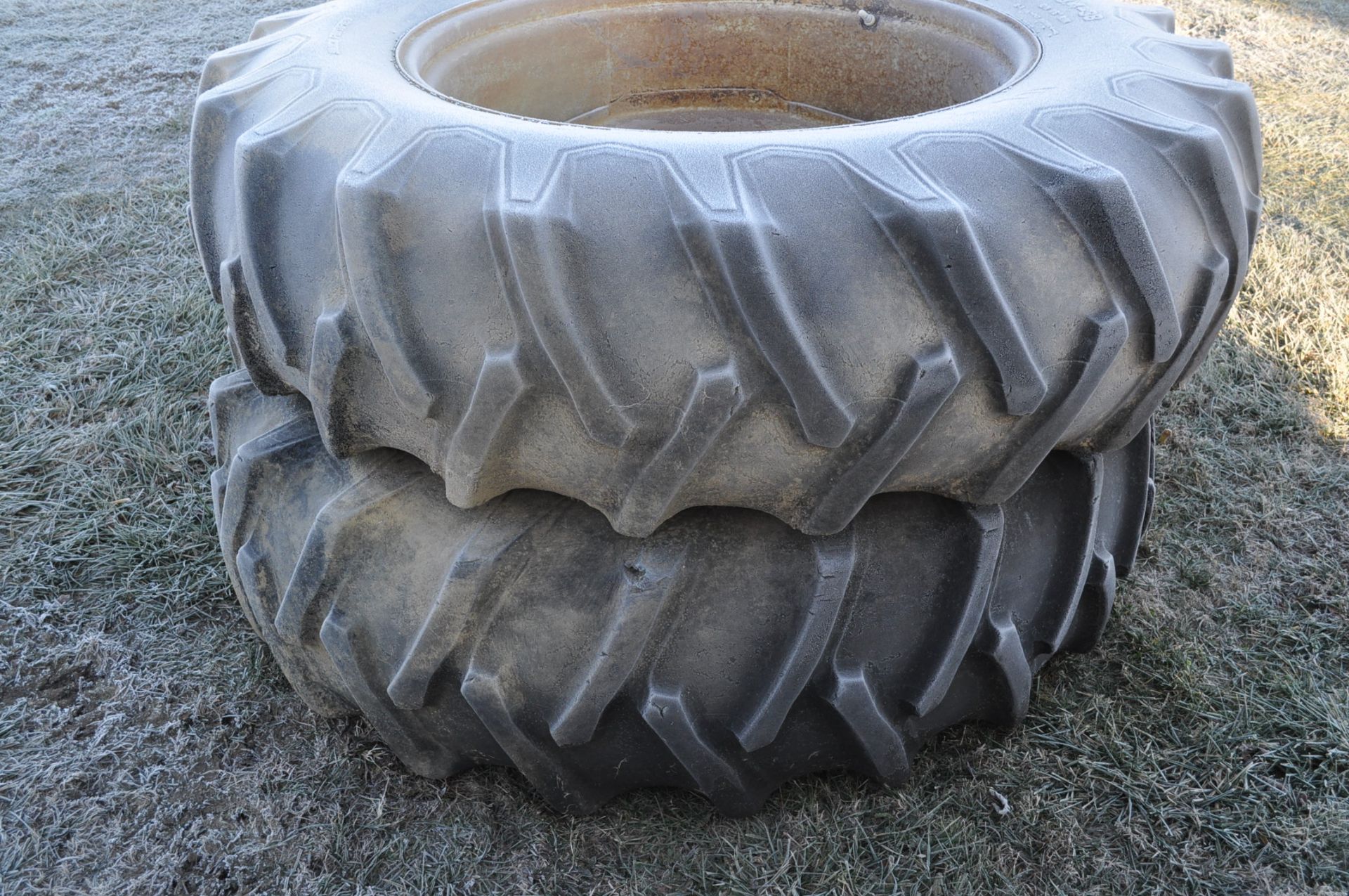 White 2-105 Field Boss tractor, 18.4-38 duals, 11L-15 front, diesel, over/under, 2 hyd remotes - Image 10 of 19