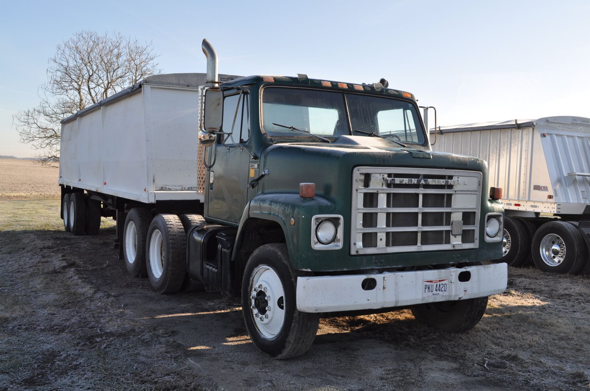 1986 International S 2200 semi truck, tandem axle, twin screw, Cummins diesel 855, 9 speed - Image 2 of 17